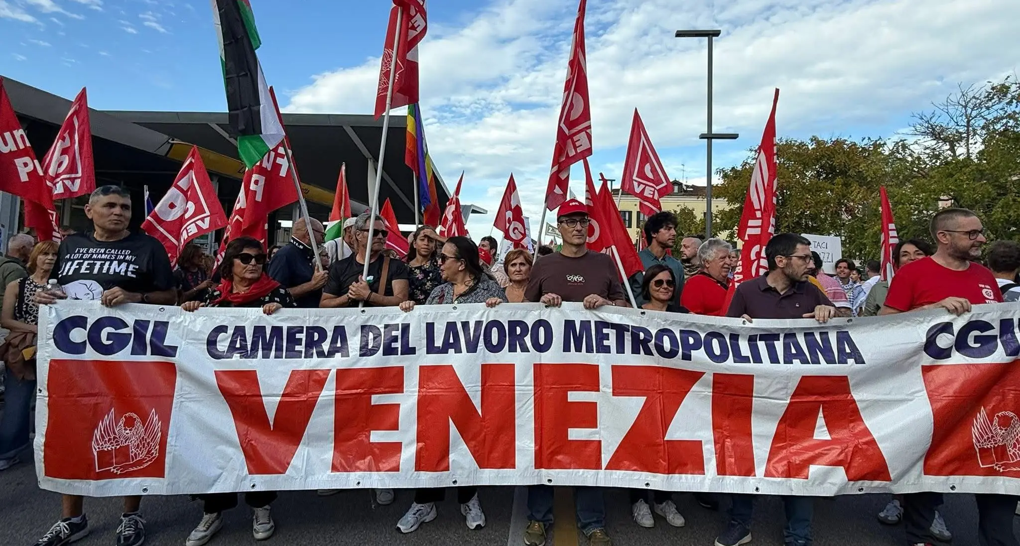 Venezia, migliaia in corteo: “Stop al genocidio a Gaza”