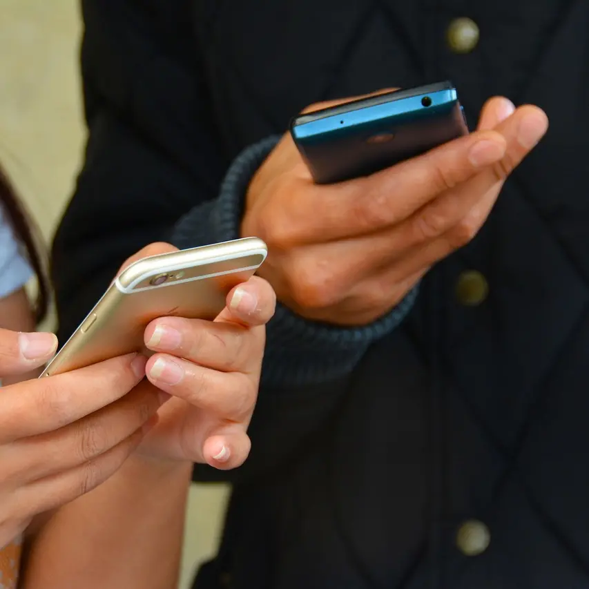 Divieto cellulare in classe. Fracassi, Flc: violata l’autonomia scolastica