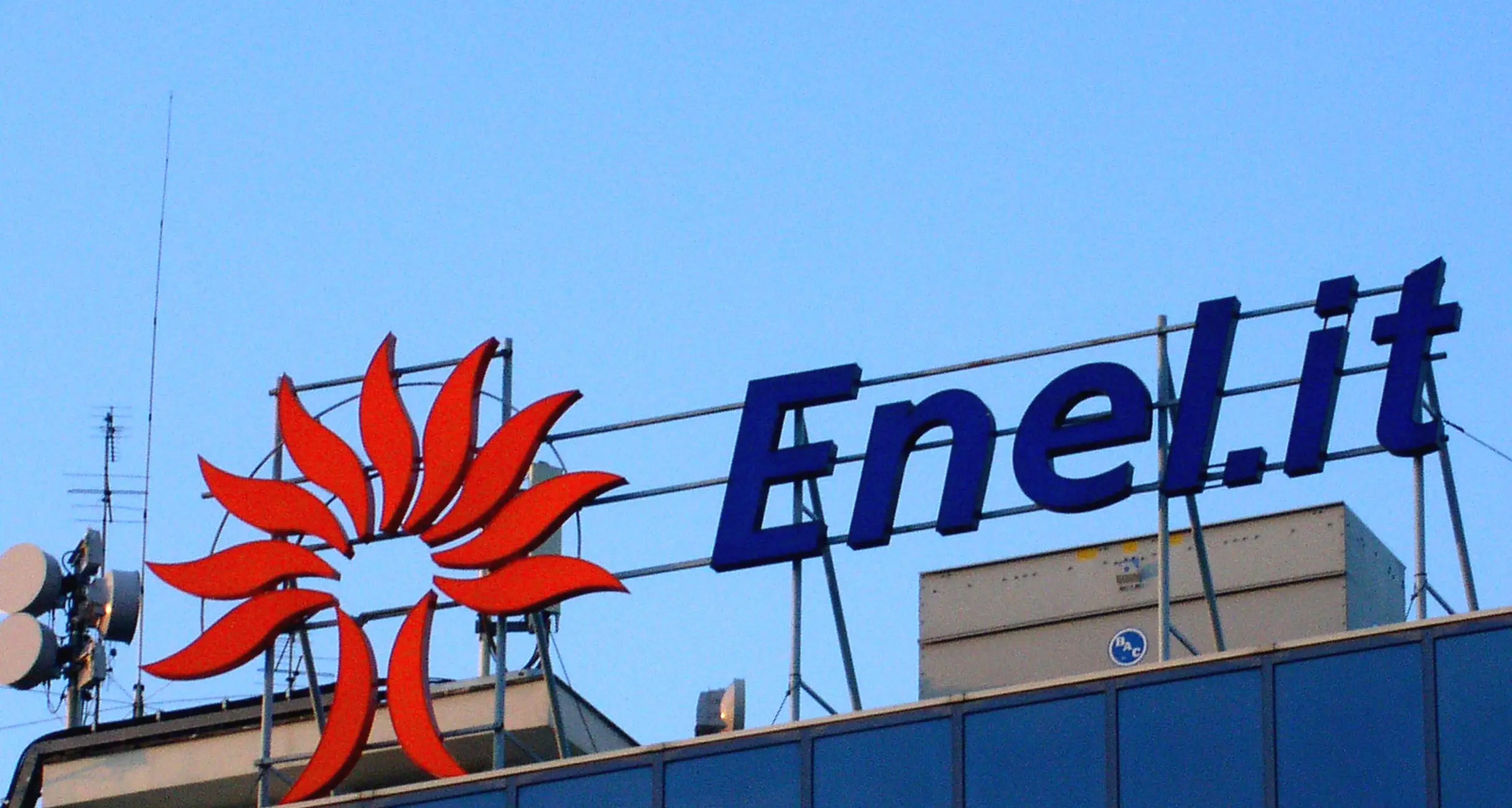 Enel, lavoratori “sostituibili” con l’I.A.