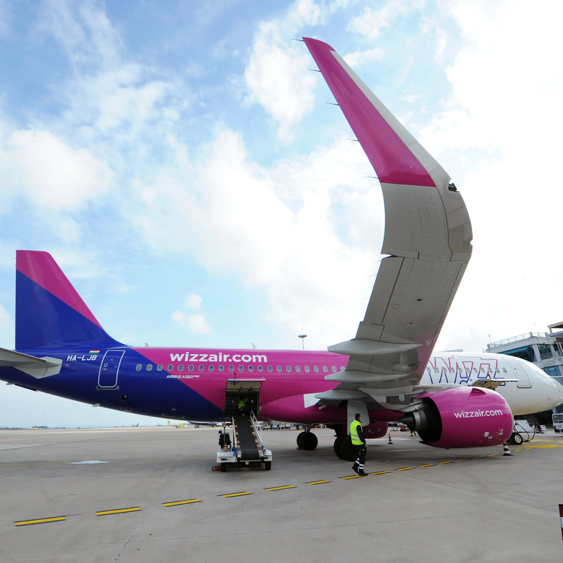 Wizz Air, Filt Cgil: è sciopero piloti e assistenti di volo
