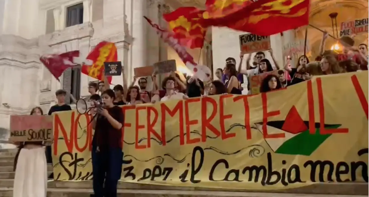 \"Non fermerete il vento”: gli studenti chiedono un’altra scuola