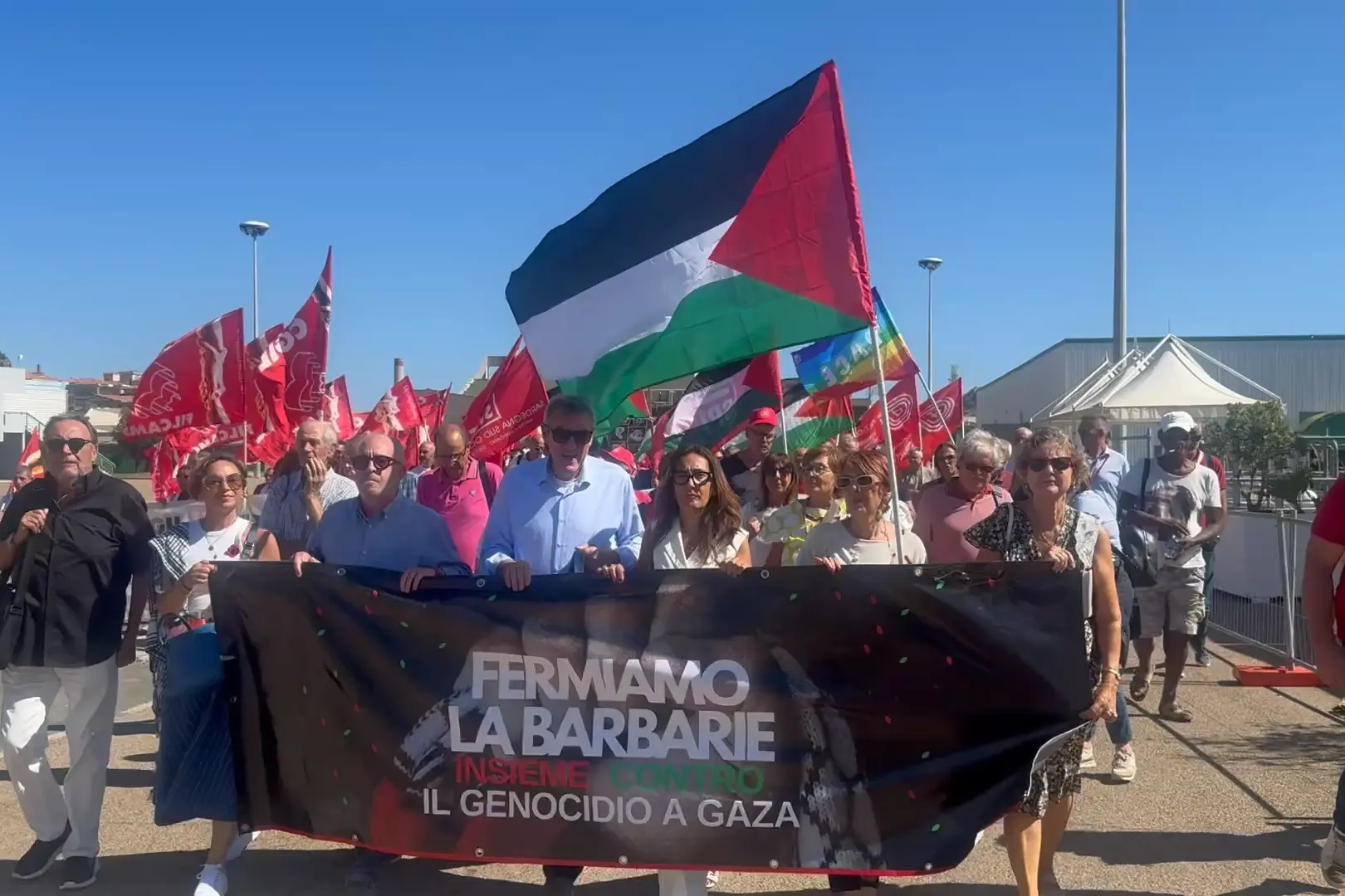 A Cagliari parte la mobilitazione, Cgil per Gaza con Landini: “Restiamo umani”