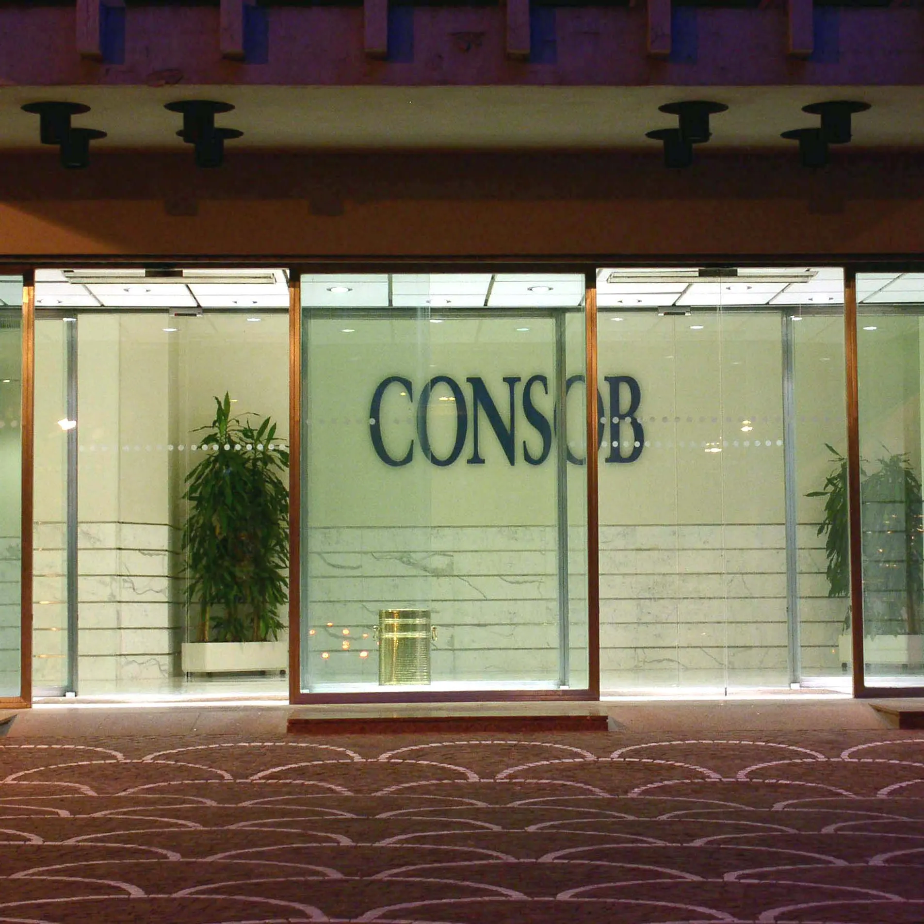 Consob, trasparenza per i mercati ma non per i lavoratori