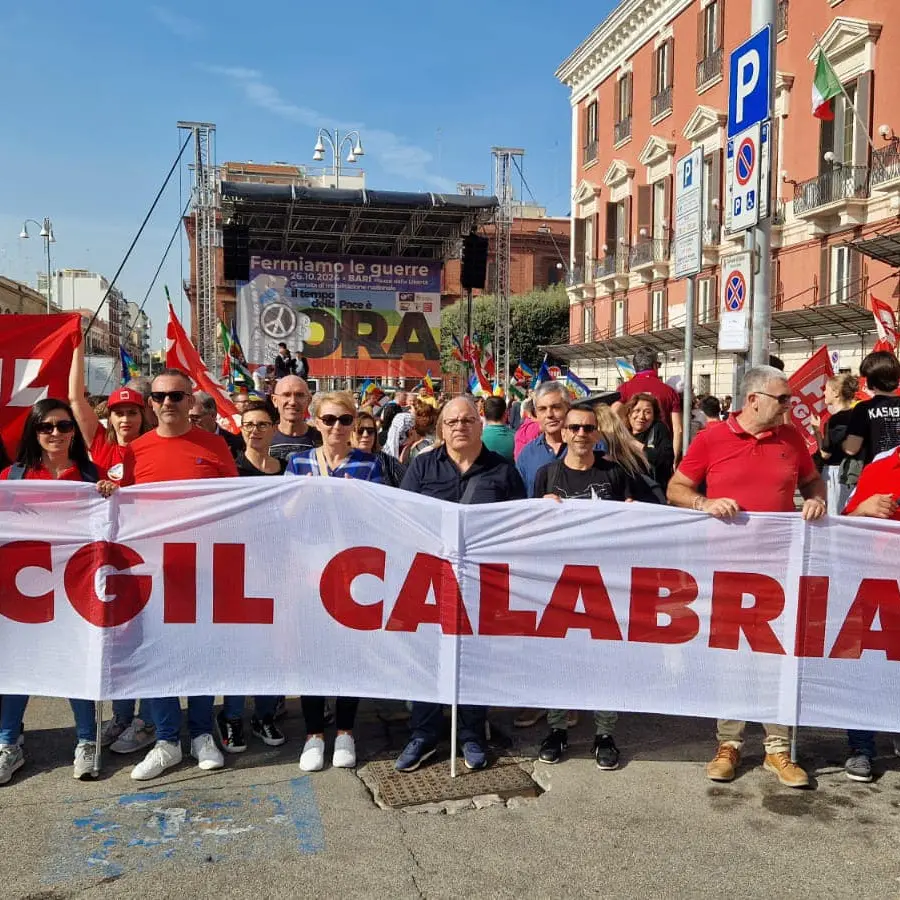 La denuncia della Cgil Calabria: “Qui salari tra i più bassi d’Italia”