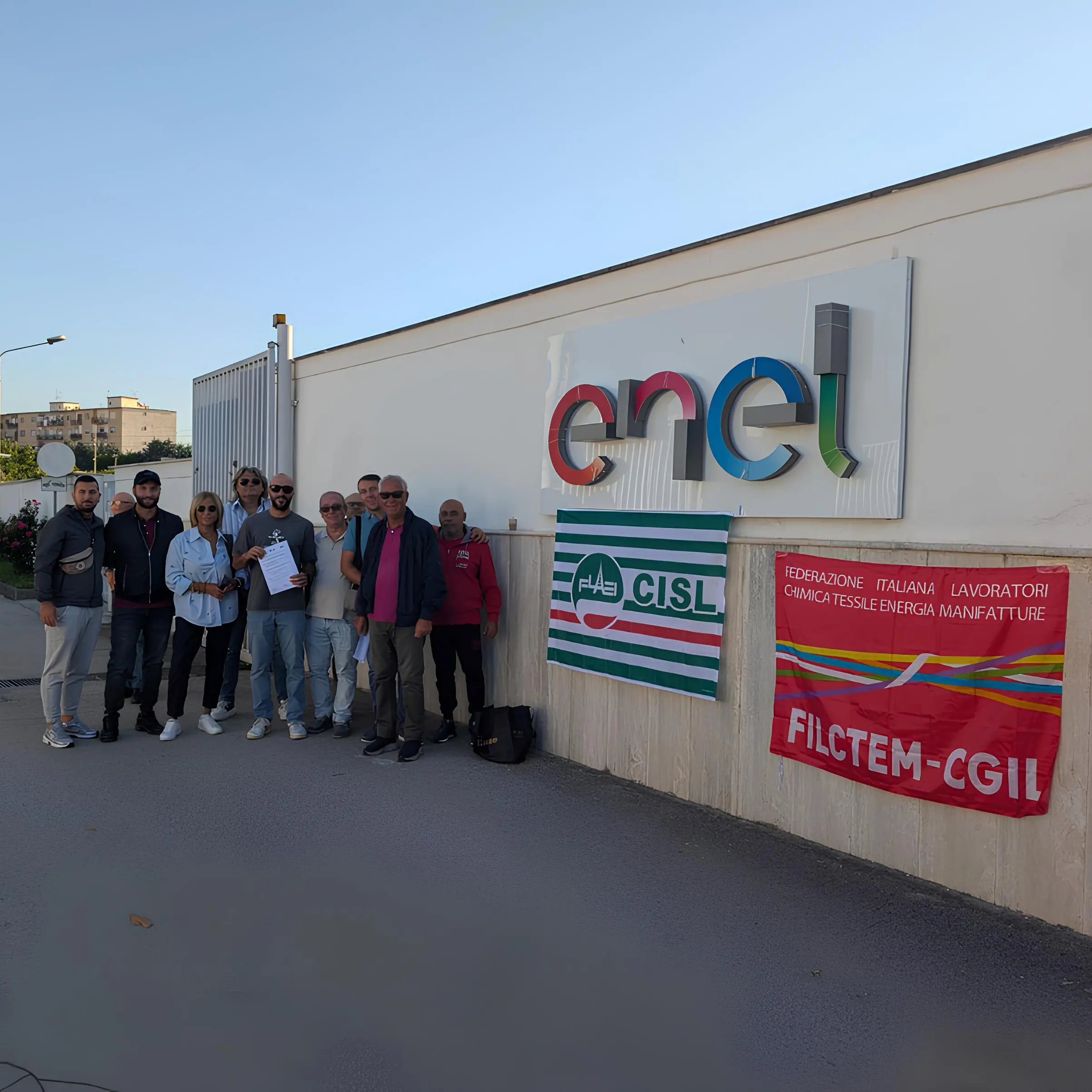 Enel taglia la guardiania: sospesi otto lavoratori a Napoli
