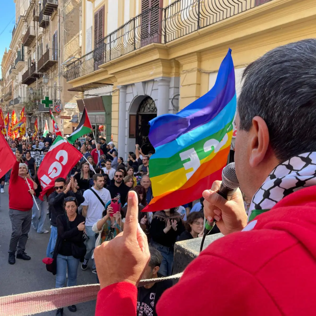 Ci risiamo, nuova denuncia della Cgil Sicilia: “Anche i fondi Fse deviati su azioni di formazione per ‘l’industria della difesa’”