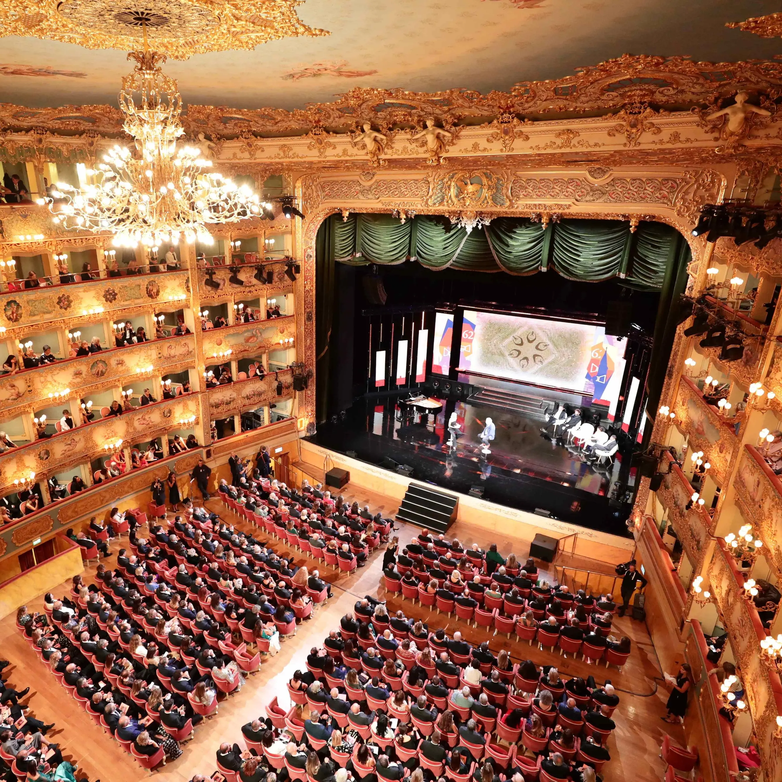 La Fenice, sciopero e concerto in piazza