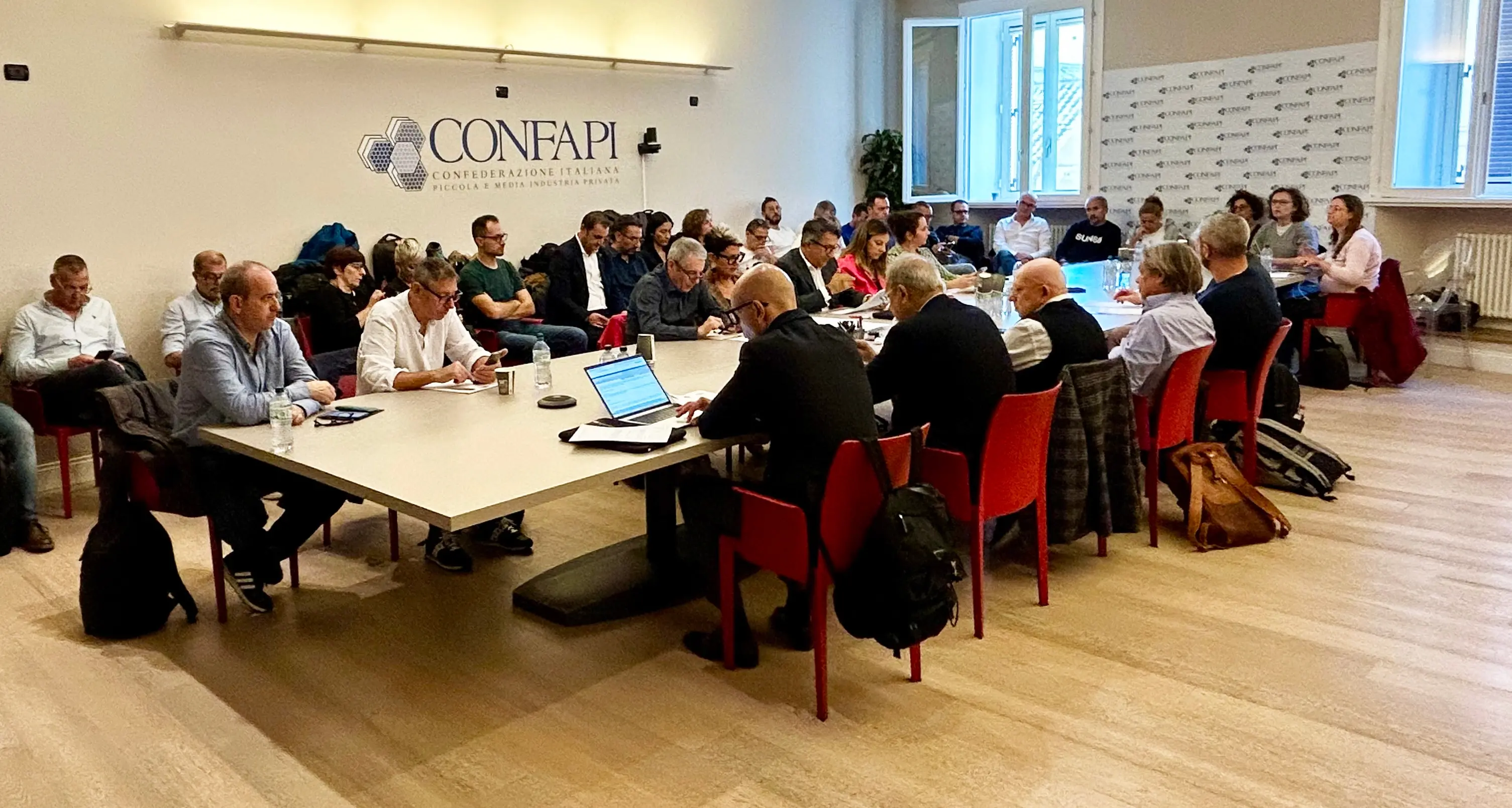 Sindacati e Confapi aprono il confronto sul nuovo contratto