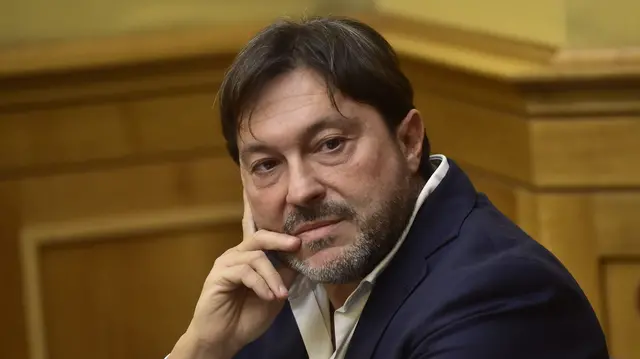 Bomba distrugge le auto di Ranucci e di sua figlia