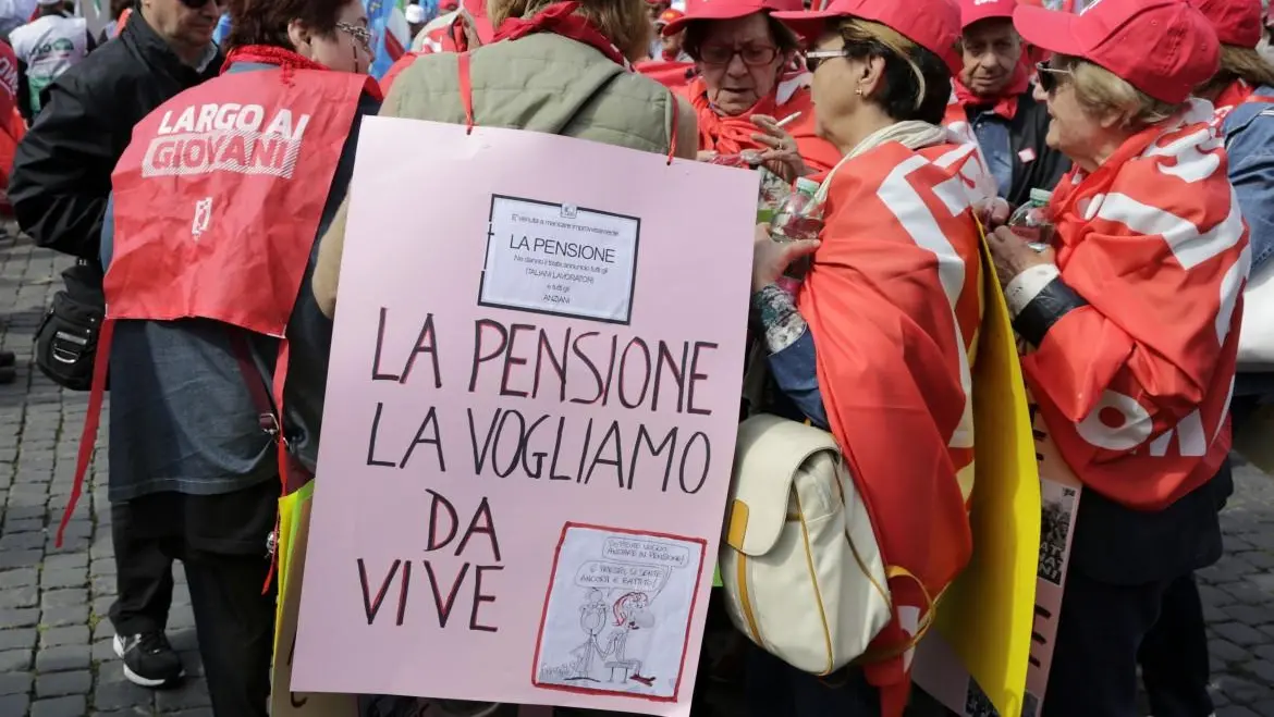 Manovra, Cgil: in pensione sempre più tardi, fino a 46 anni e tre mesi nel 2035