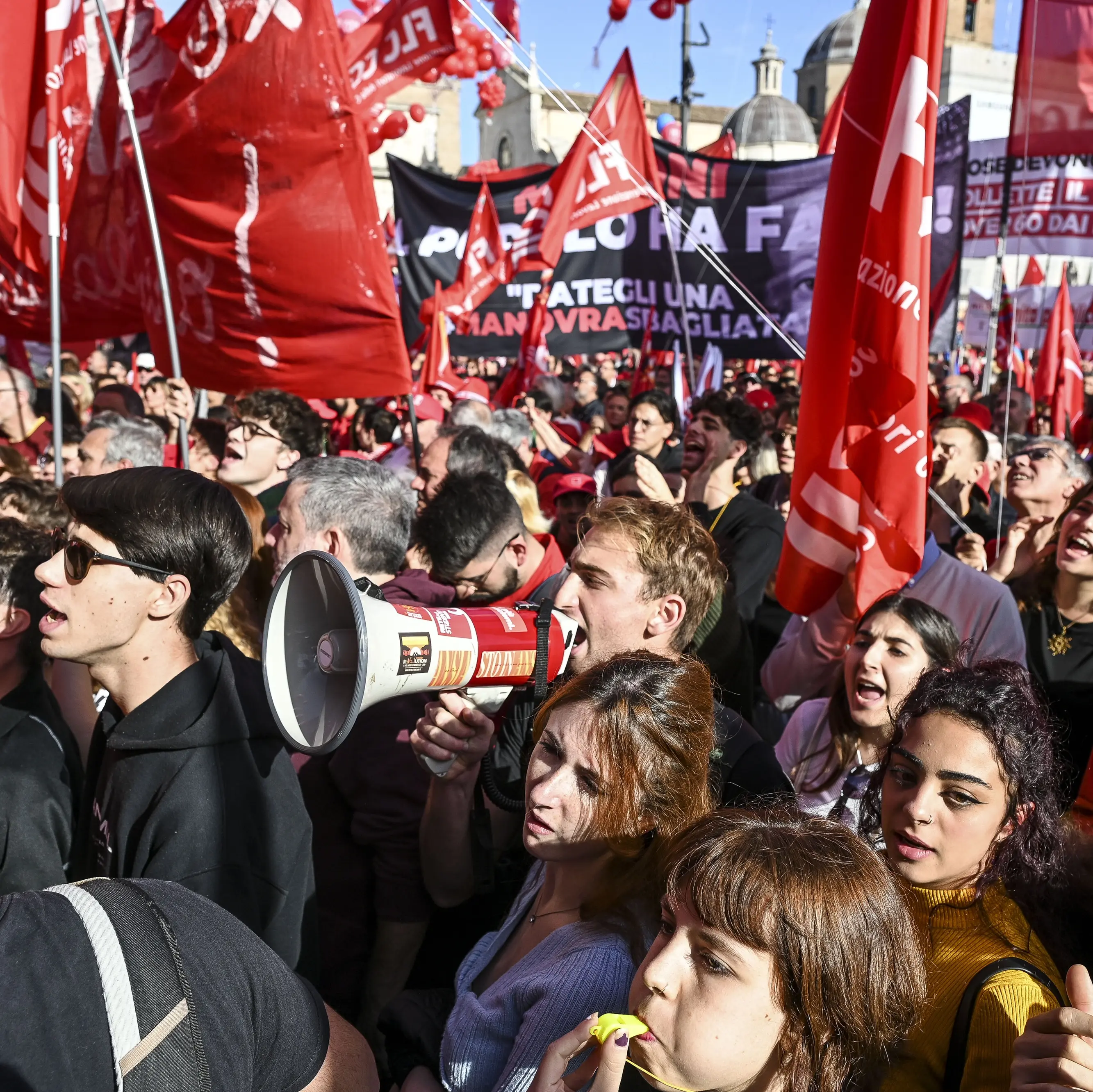 Democrazia al lavoro, la piazza della Cgil guarda al futuro
