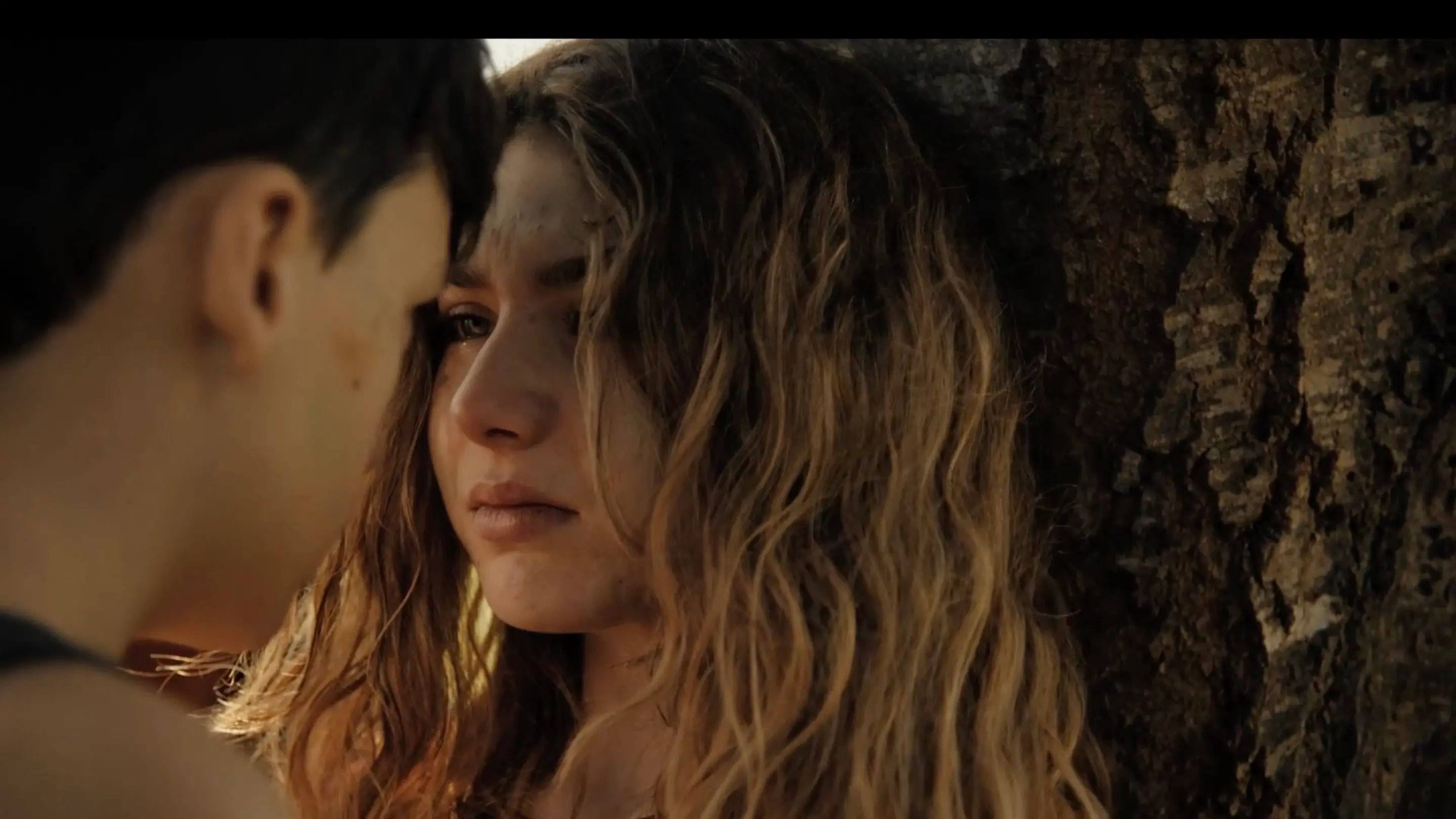 “Tutti giù per terra”, il corto sulla violenza di genere che fa male
