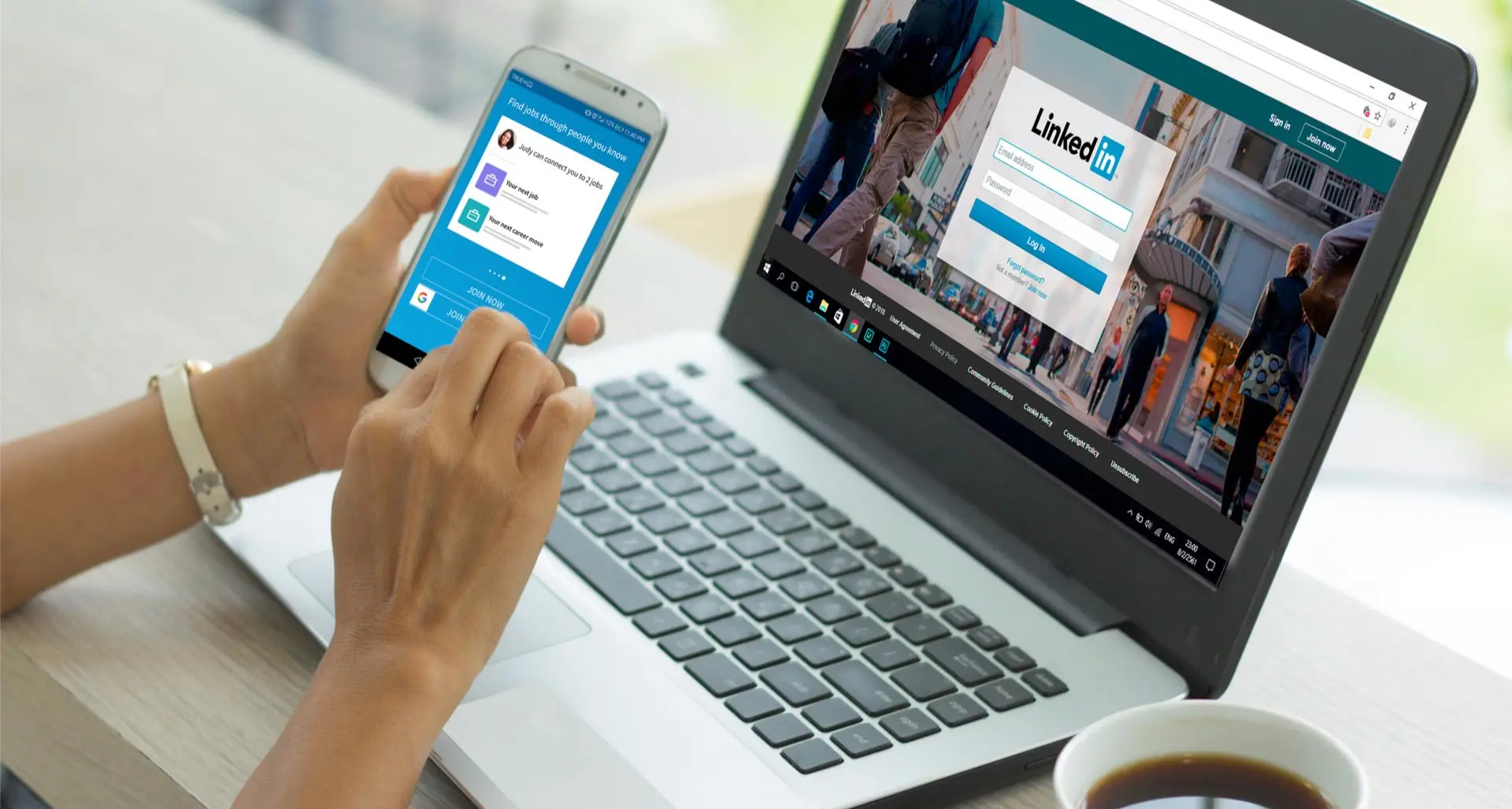 LinkedIn userà i profili per nutrire la sua intelligenza artificiale. Ecco come evitarlo