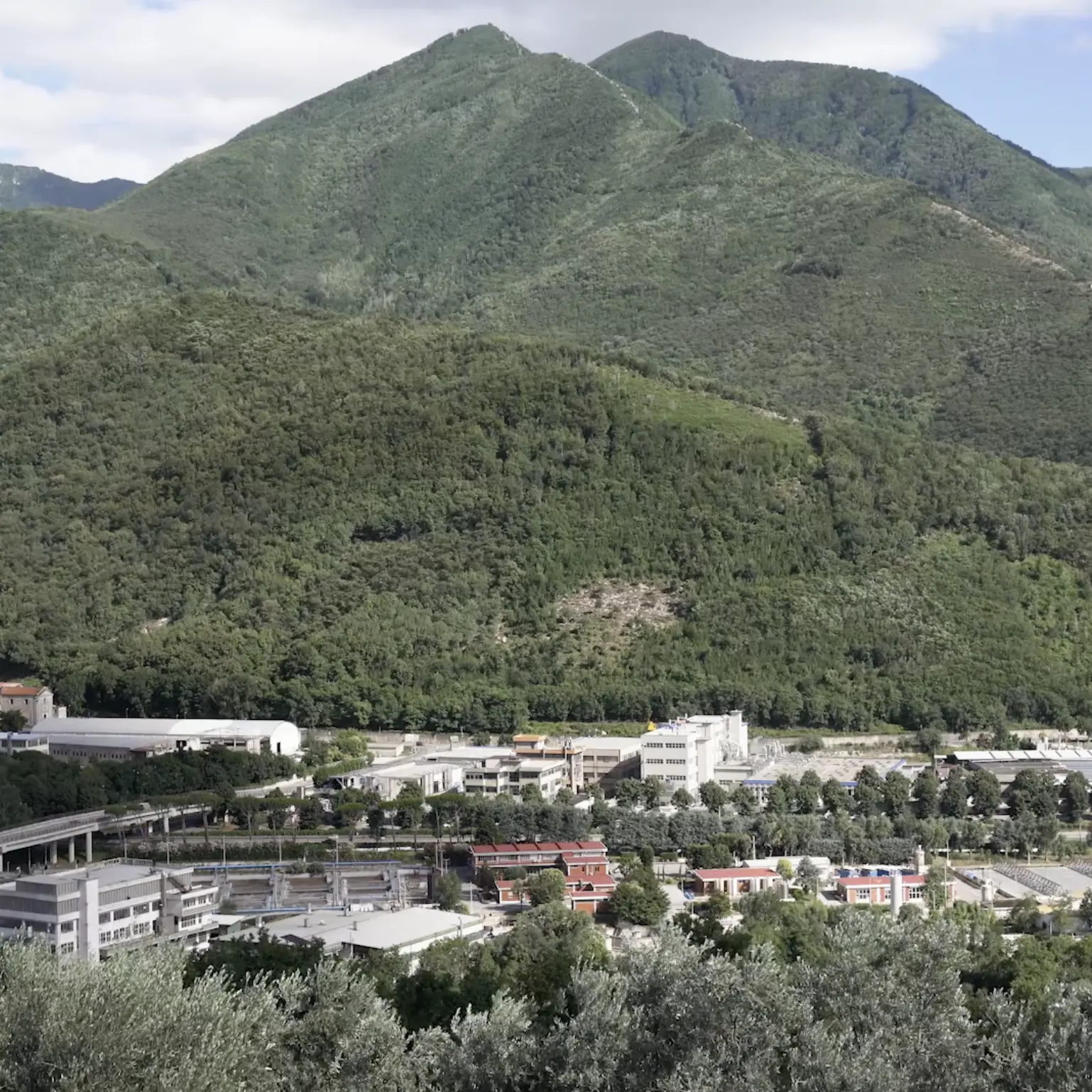 Solofra tra illegalità e inquinamento: sindacati e Legambiente chiedono un cambio di rotta