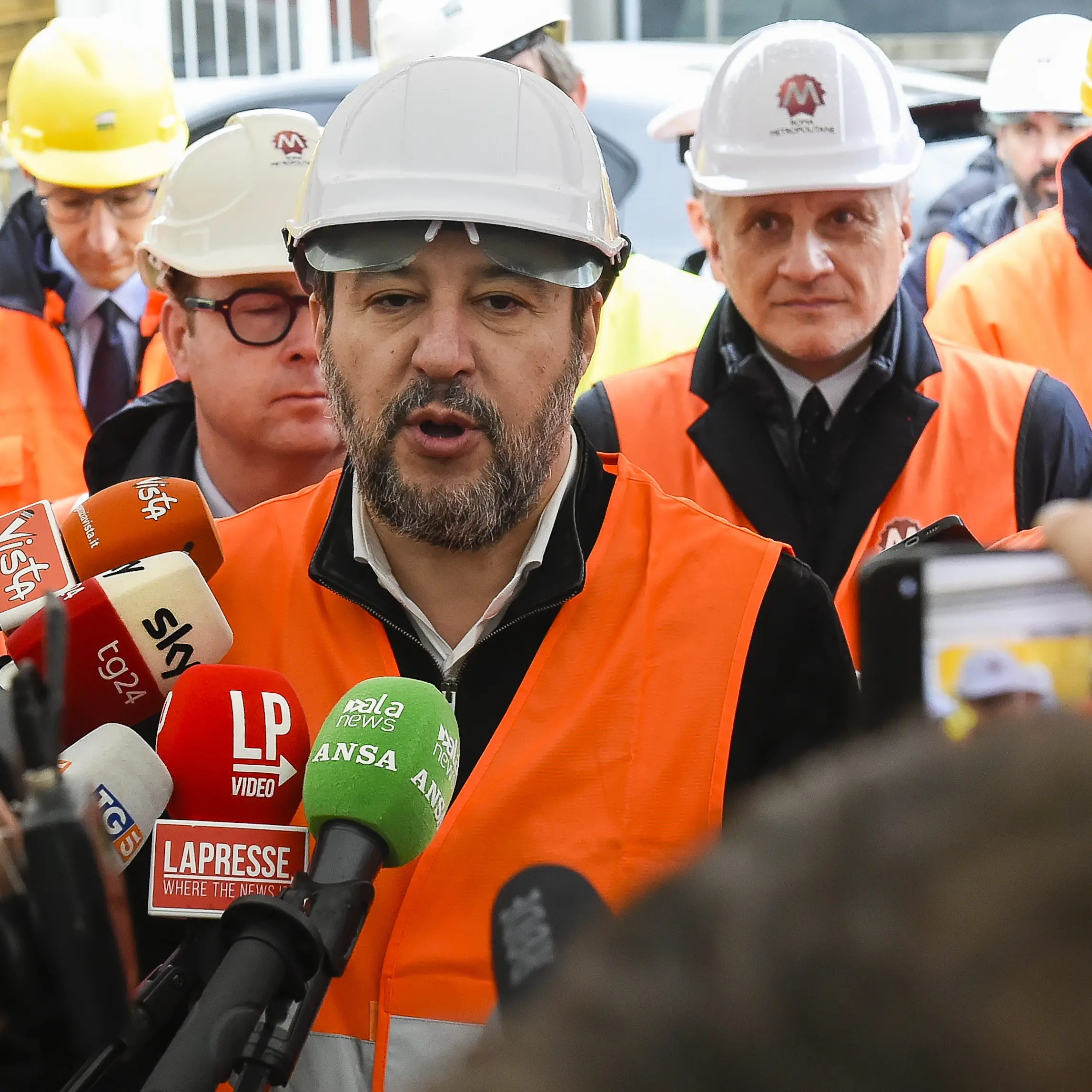 Le due facce di Salvini: promette infrastrutture e poi taglia i trasporti