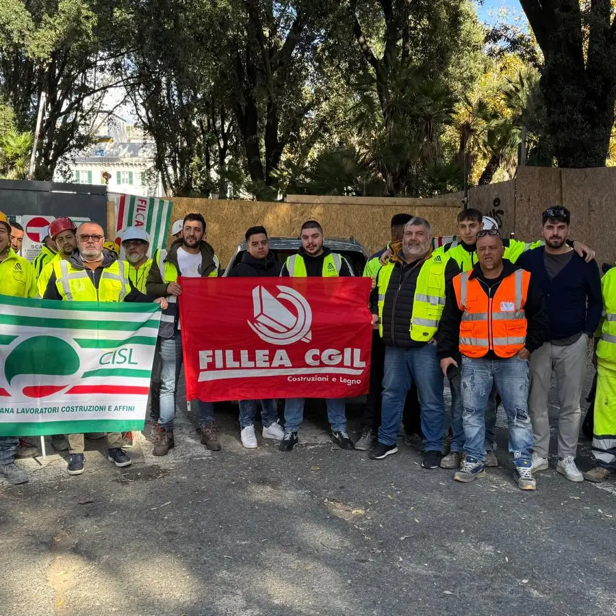 Metropolitana Genova, edili senza stipendio. È sciopero