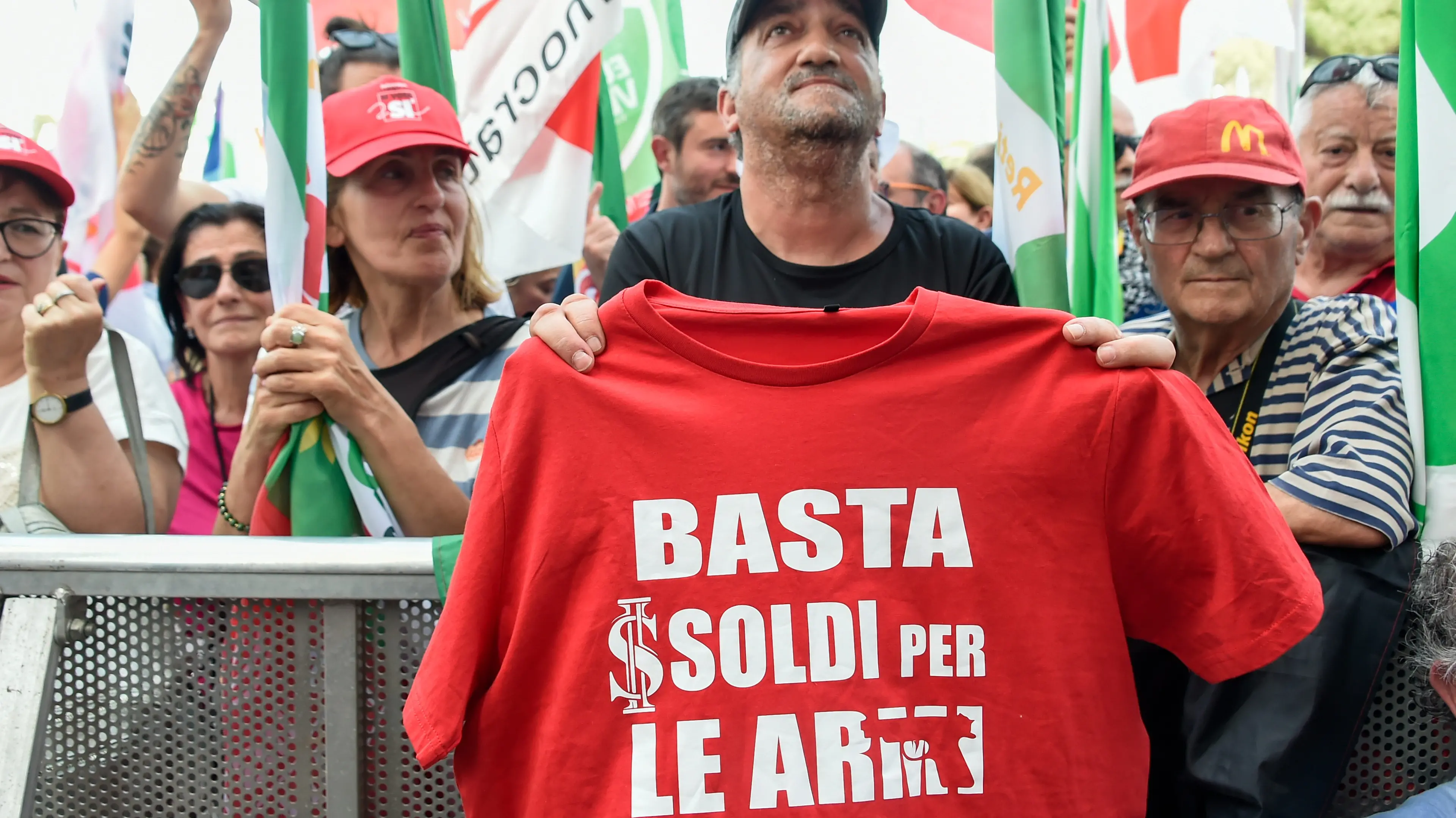 Armi e difesa: nel 2026 speso un miliardo in più