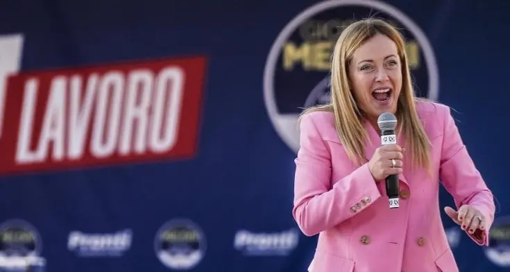 Più occupati, ma più precari: la realtà dietro i numeri di Meloni