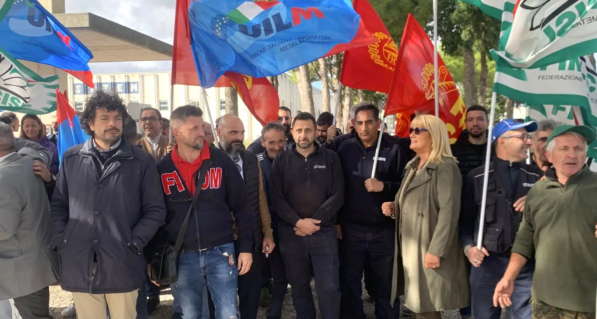 Ordini in calo e concorrenza asiatica: Sitem licenzia