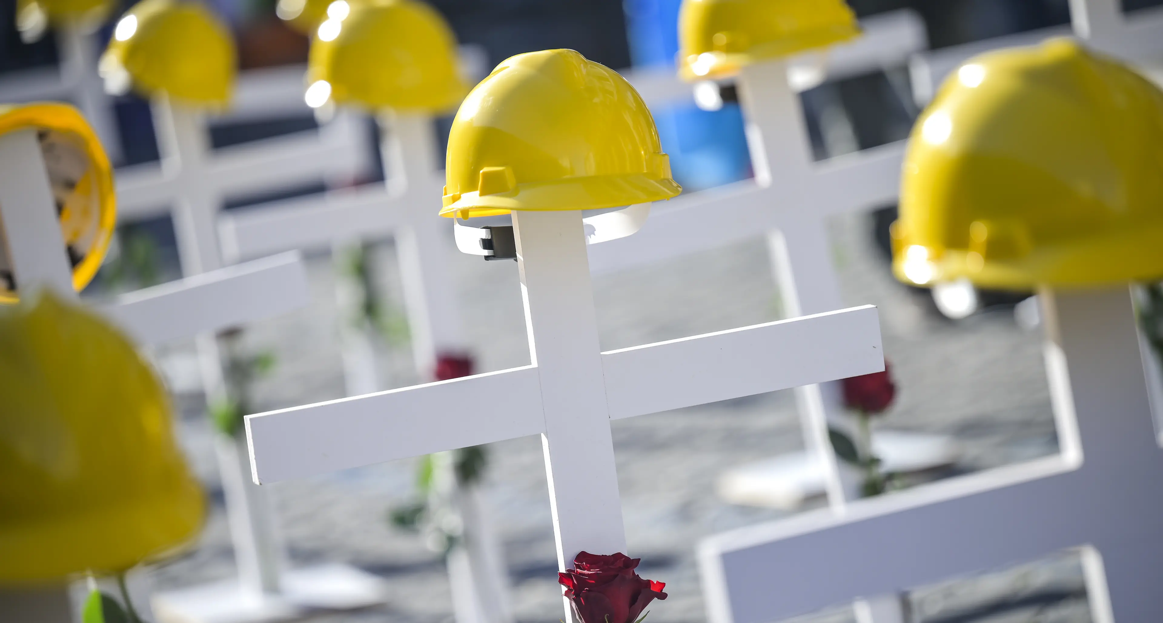 Vco, cade dal cassone del camion, muore operaio 56enne