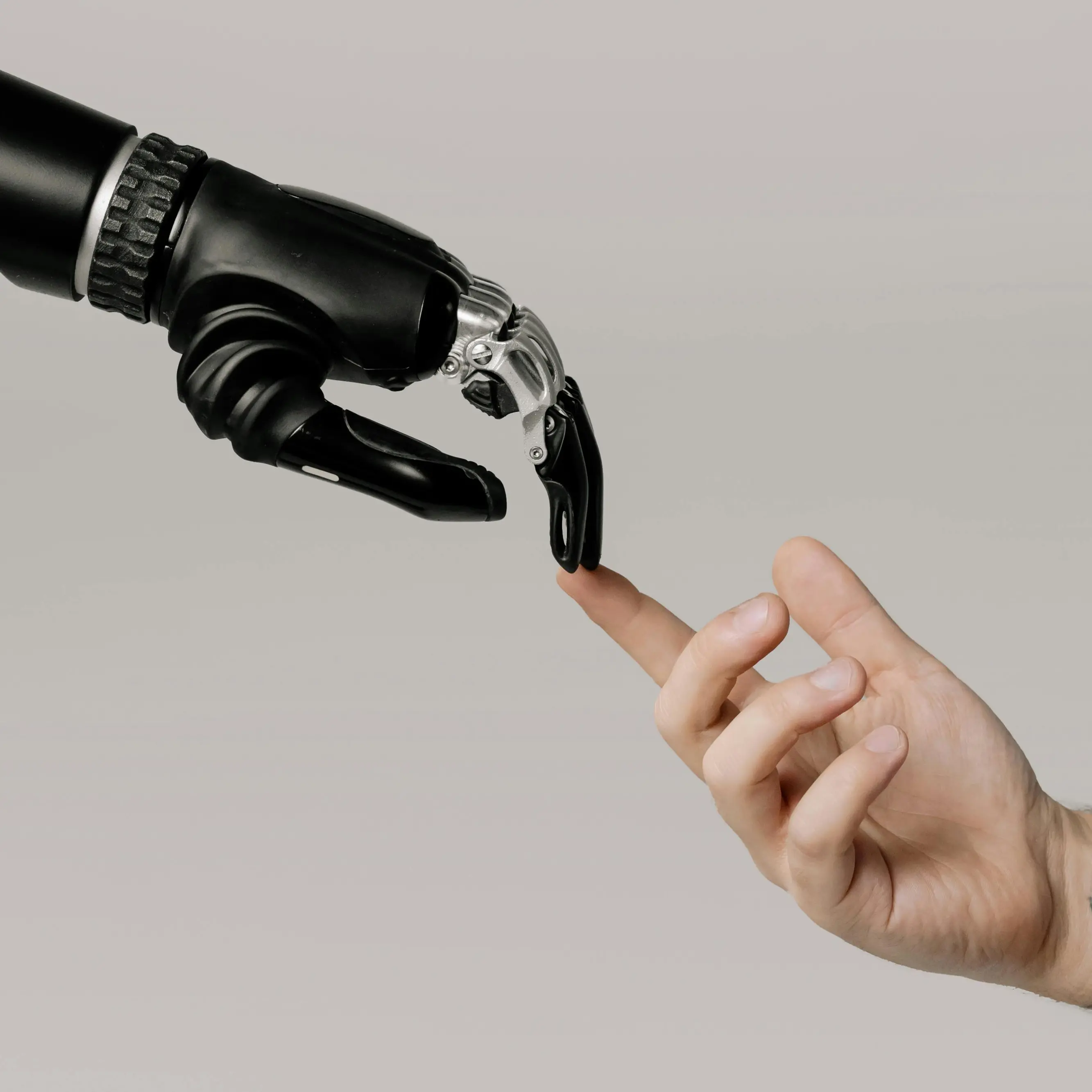 Licenziati dalle macchine: IA e crisi industriale