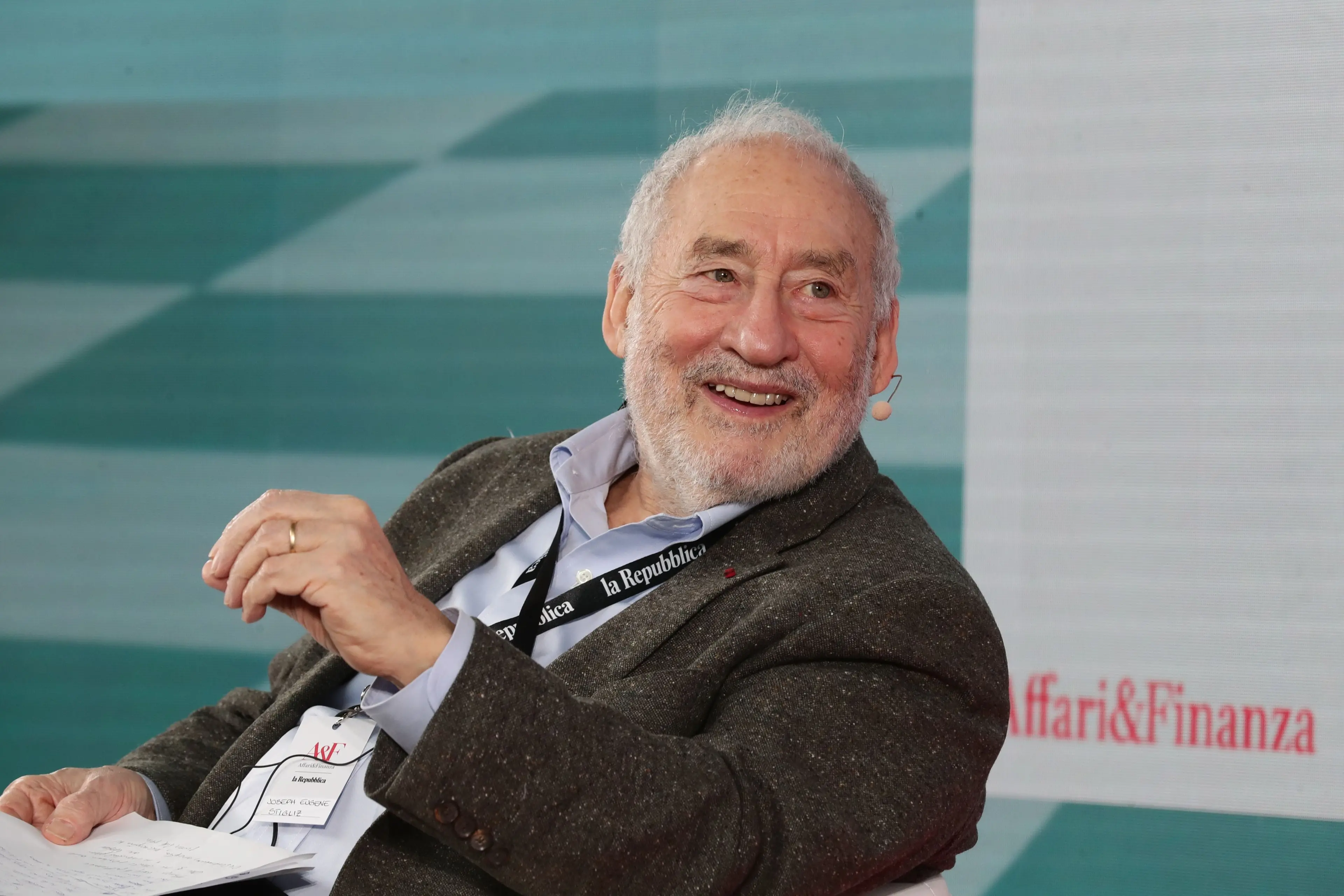 JOSEPH STIGLITZ ECONOMISTA