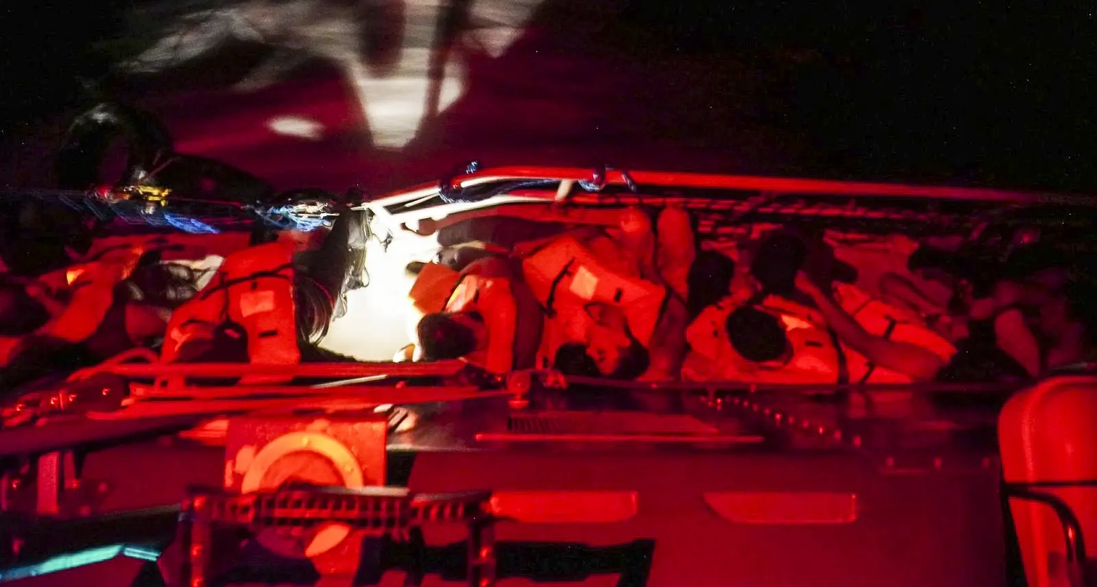 Da Lampedusa alla Sicilia, il 118 che vola tra la vita e la morte