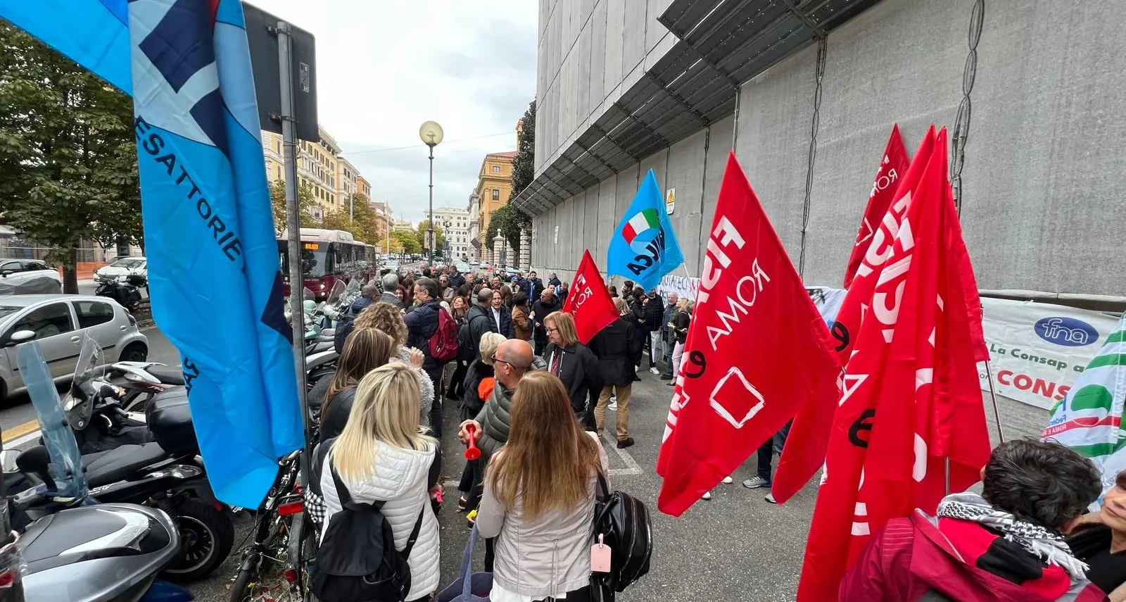 Consap, lavoratori in piazza a Roma: “L’azienda cambi rotta”