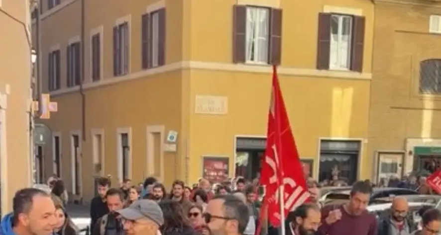 Vite sospese in cerca di futuro