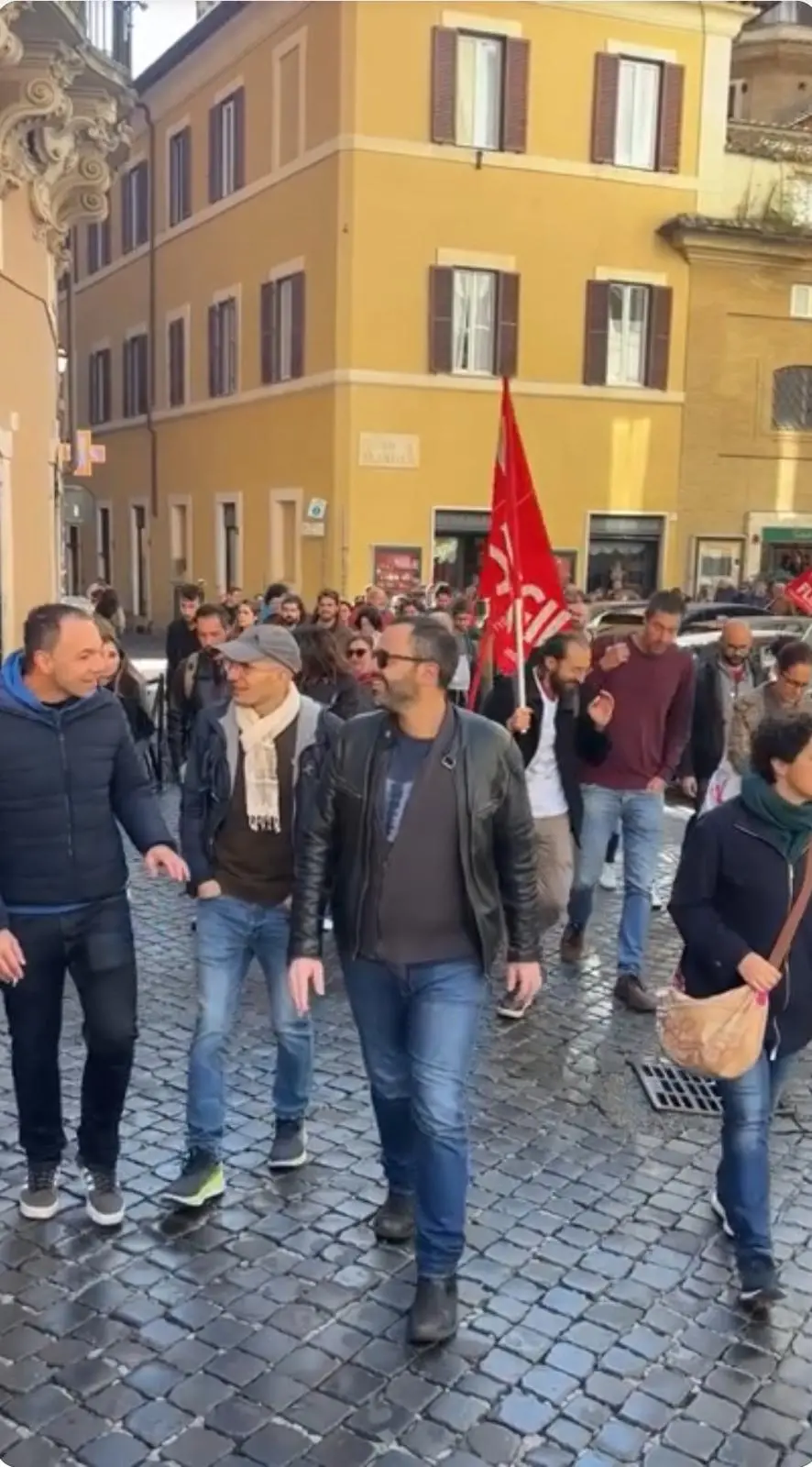 Vite sospese in cerca di futuro