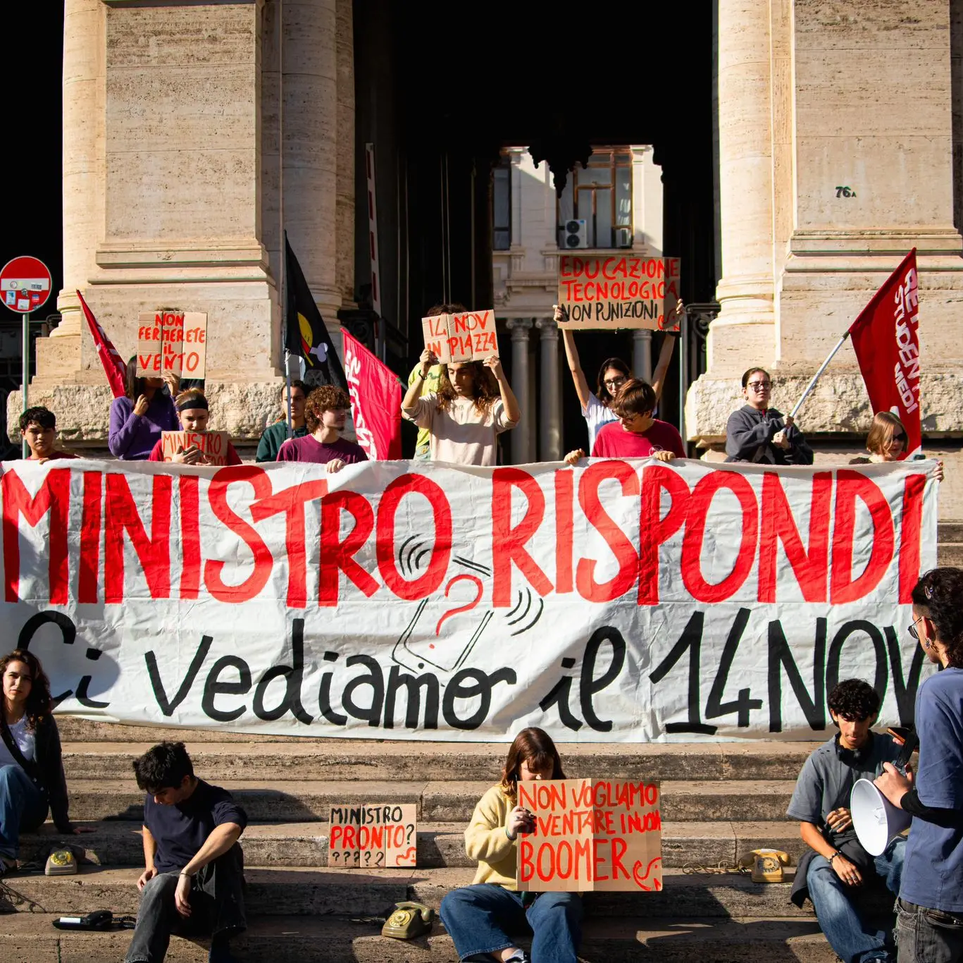 \"Non fermerete il vento”, studenti e studentesse invadono le piazze