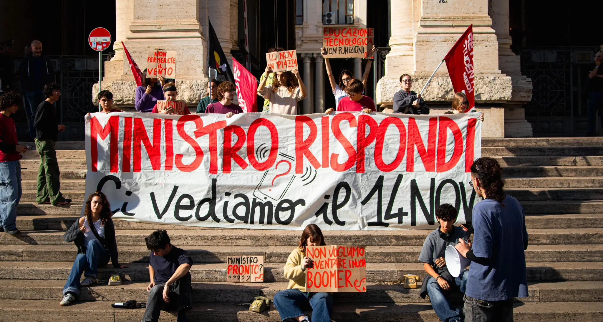 \"Non fermerete il vento”, studenti e studentesse invadono le piazze