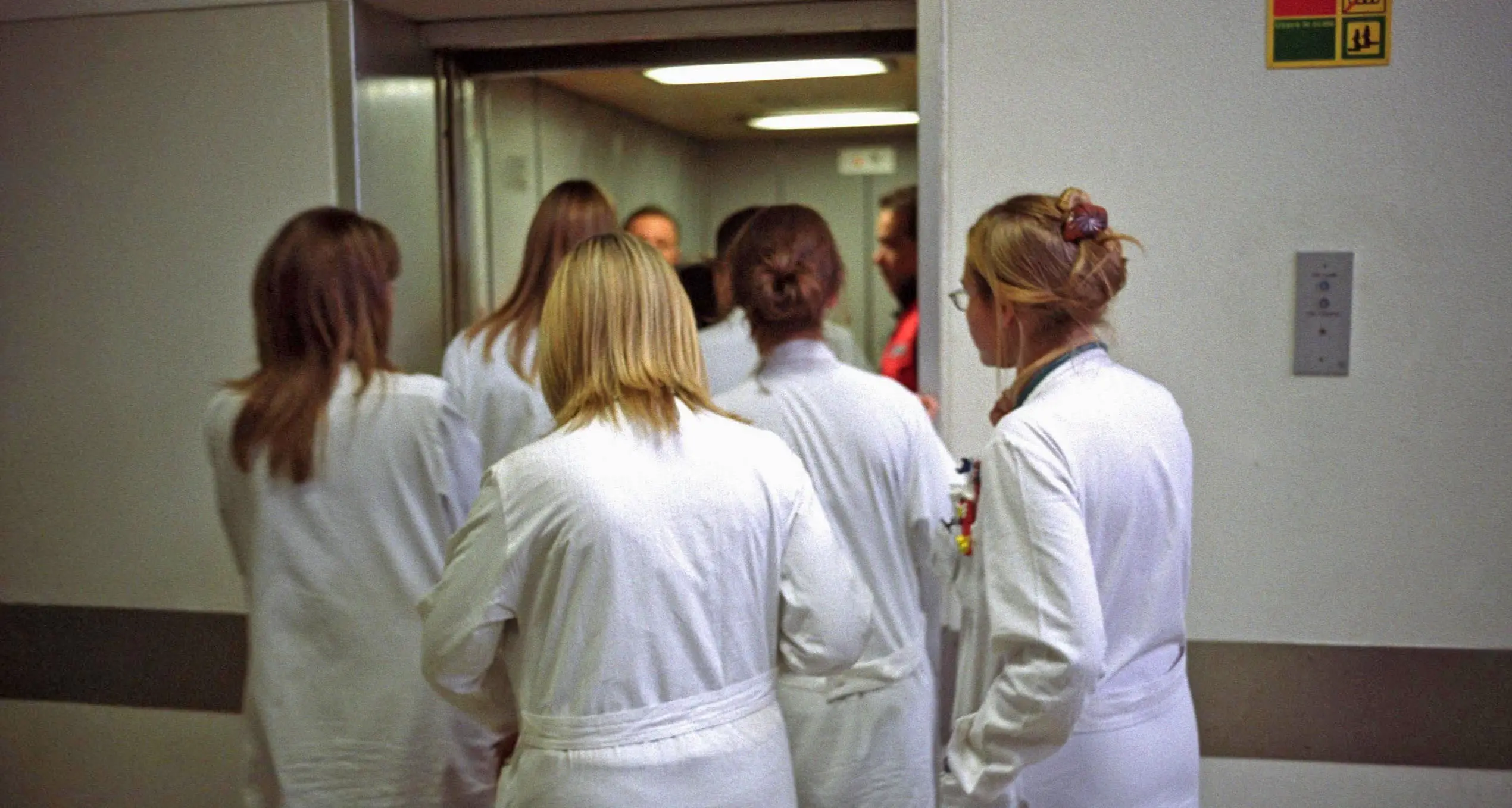 Da oggi le donne lavorano ma senza guadagnare