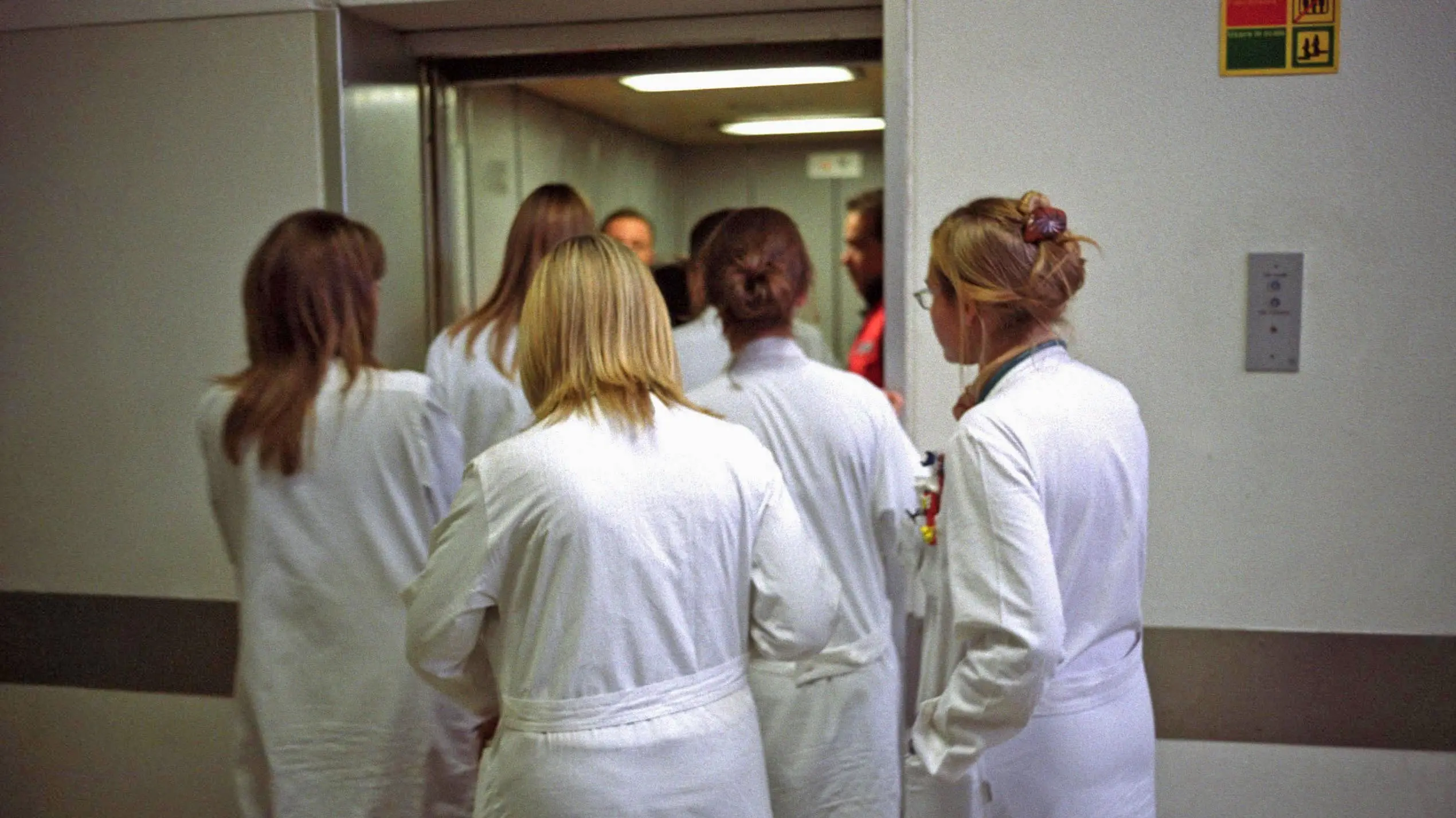 Da oggi le donne lavorano ma senza guadagnare