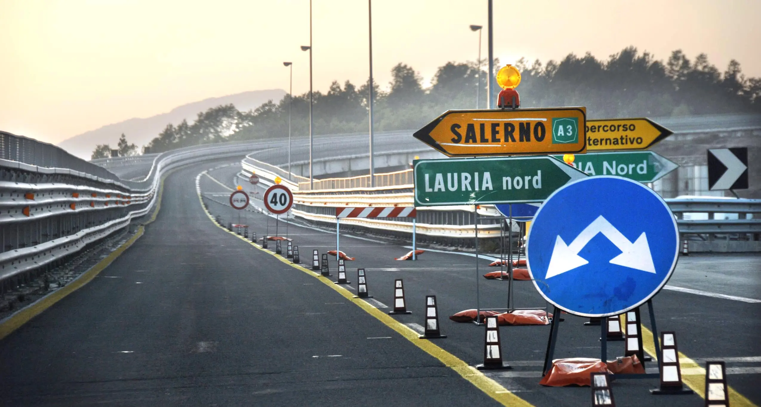 A piedi sino al ponte sullo Stretto