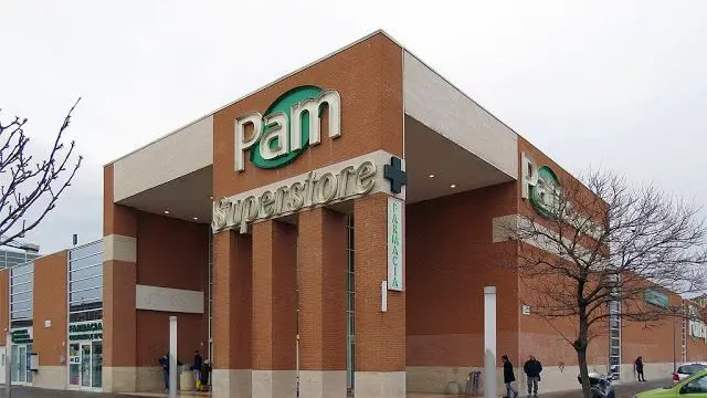 Pam, cassieri licenziati per non aver sventato finti furti