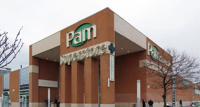 Pam, cassieri licenziati per non aver sventato finti furti