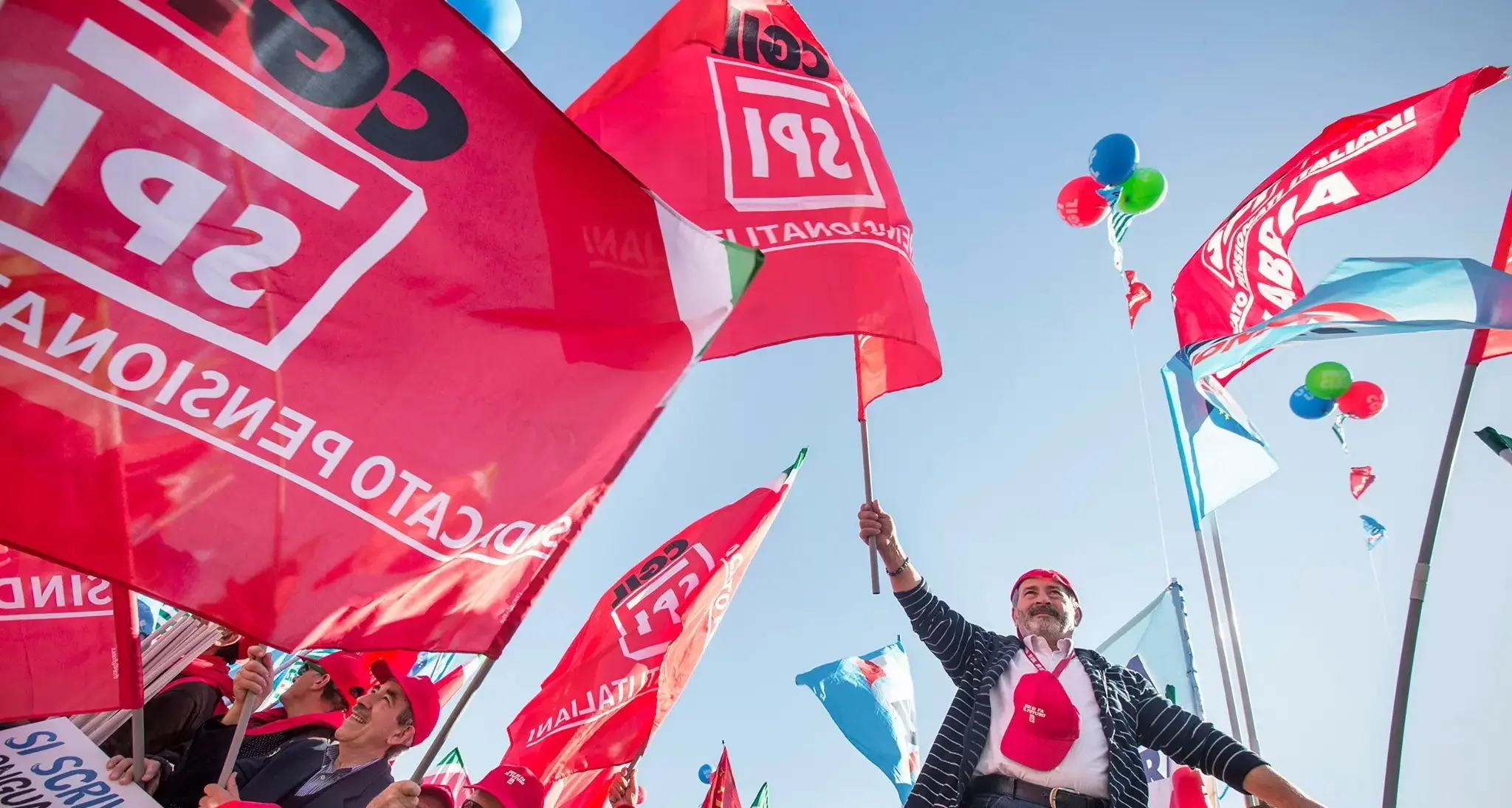 Genova, flash mob: “Una società che lascia sedie vuote crea un Paese senza futuro”