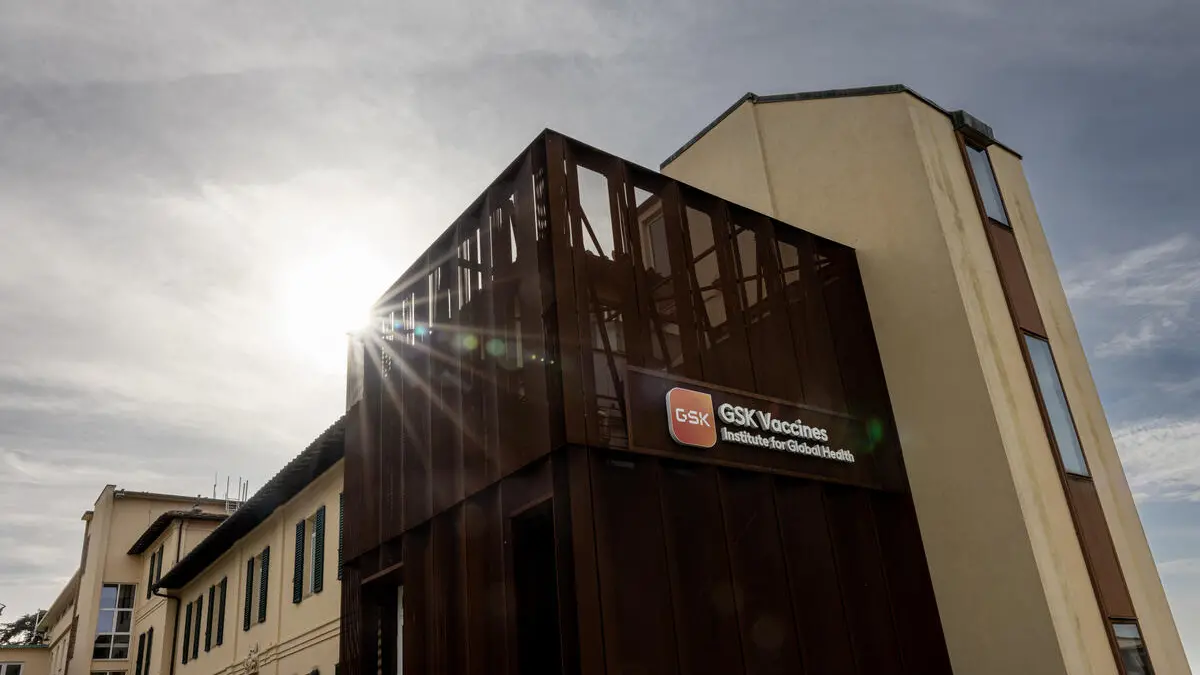Gsk Vaccines, a Siena nuove uscite e pressioni interne
