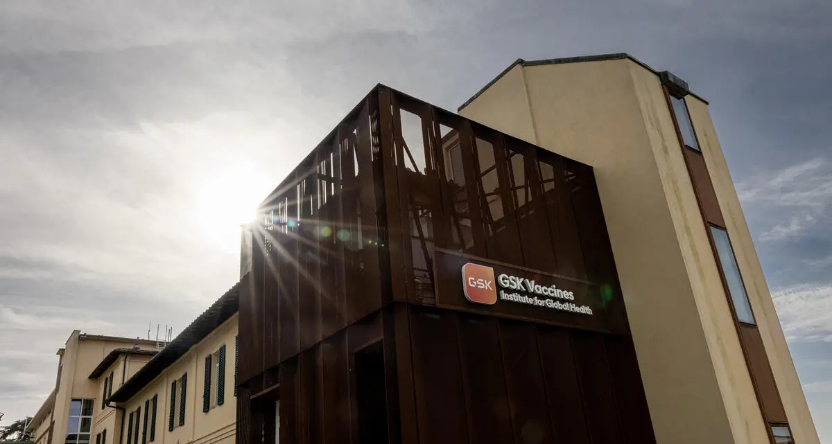 Gsk Vaccines, a Siena nuove uscite e pressioni interne
