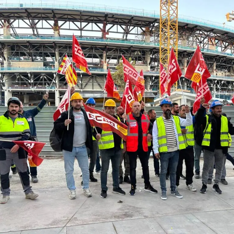Camp Nou, la battaglia dei lavoratori turchi