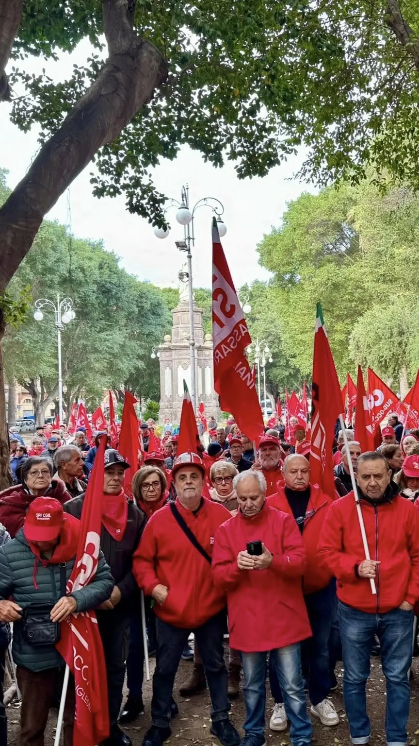 Cagliari, pensionati in piazza con lo Spi Cgil contro la manovra
