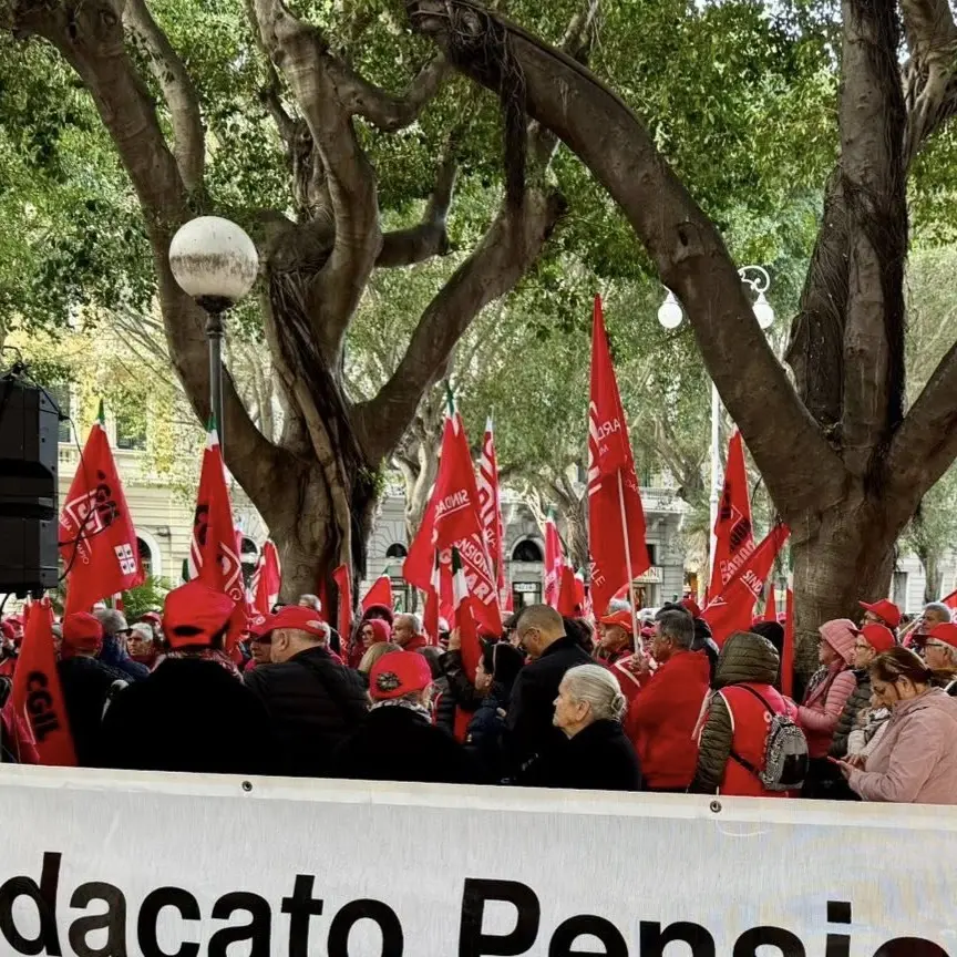 Cagliari, pensionati in piazza con lo Spi Cgil contro la manovra