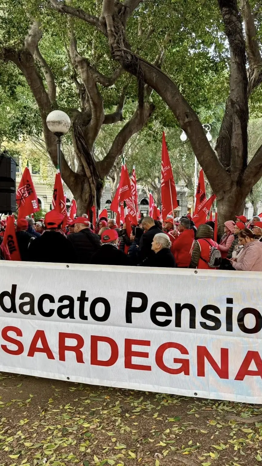 Cagliari, pensionati in piazza con lo Spi Cgil contro la manovra