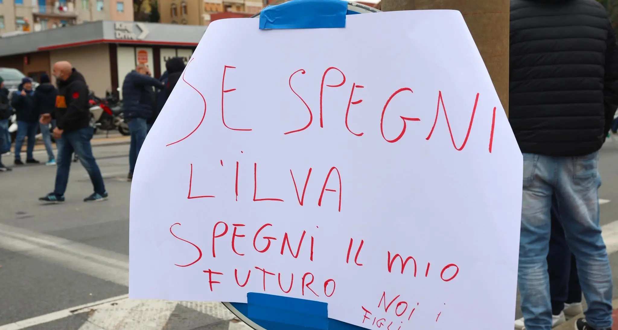 Decreto-legge per l’ex Ilva. Ma la mobilitazione continua
