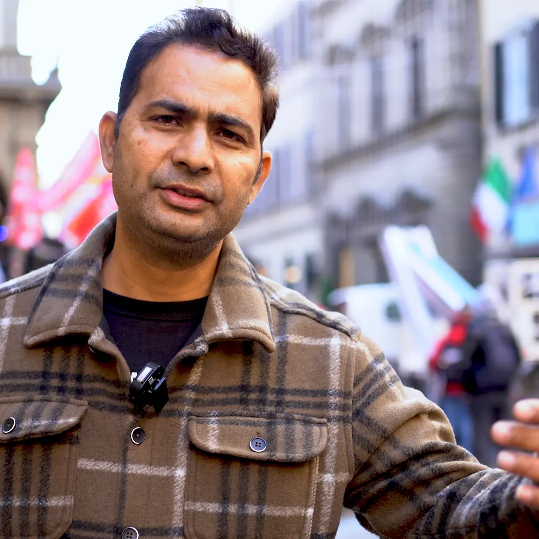 “Sfruttato nella filiera della moda per dieci ore al giorno senza ferie né diritti”