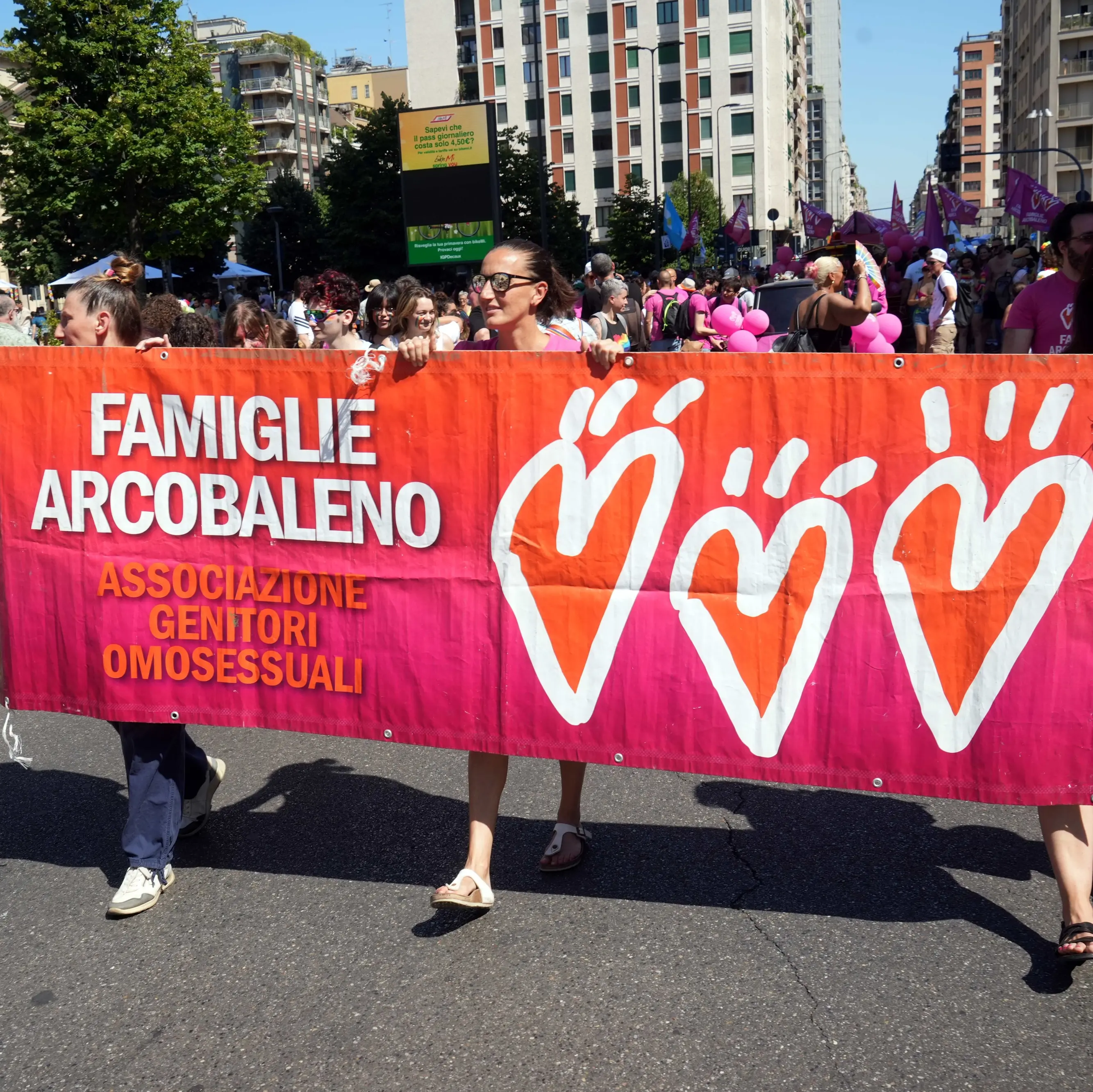 Matrimoni gay, Corte Ue: vanno riconosciuti se celebrati in uno Stato membro