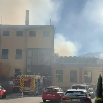 Fedrigoni: in fiamme la cartiera di Riva del Garda