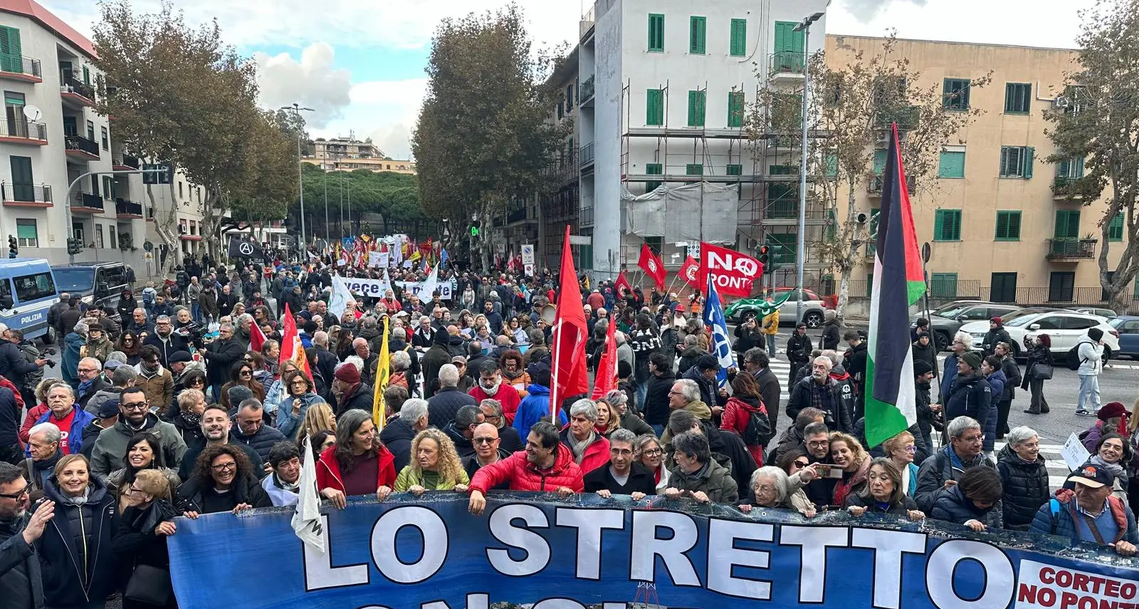 Ponte sullo Stretto: in 15 mila a Messina per dire no