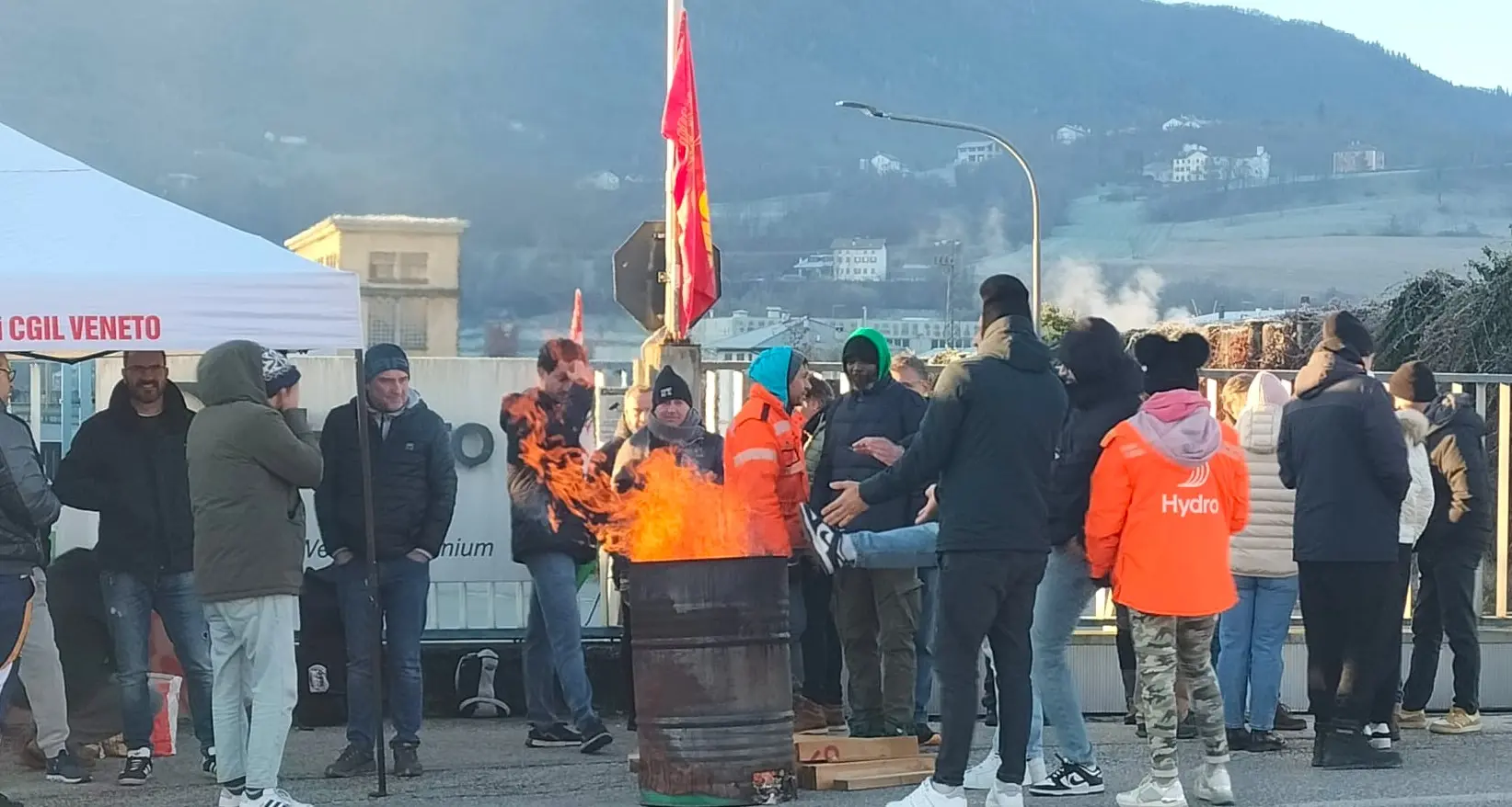 Hydro Extrusions chiude, sciopero a oltranza